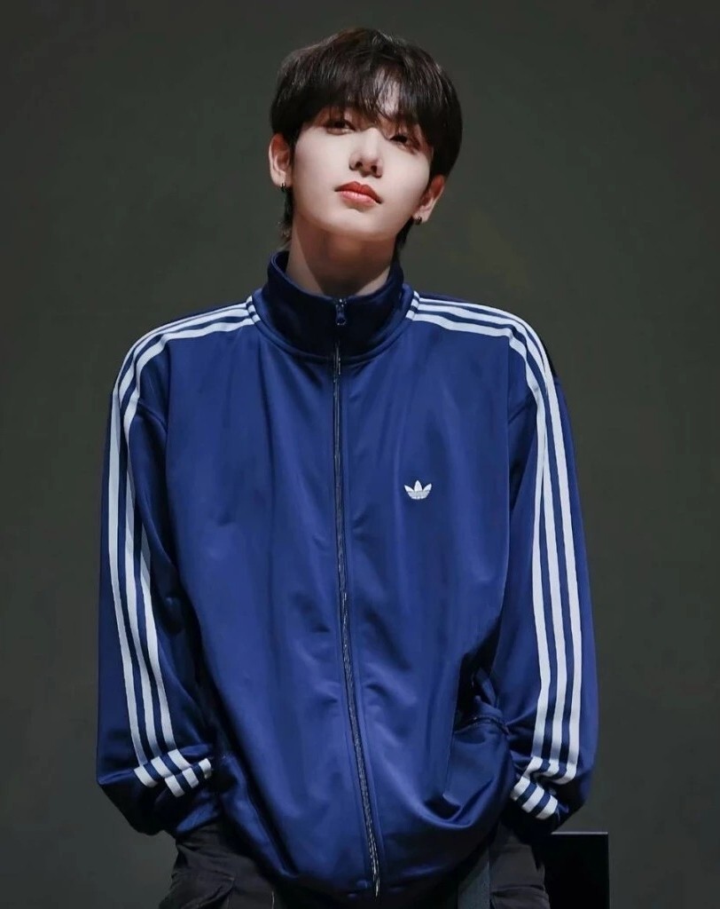 男款 ADIDAS FIREBIRD TT 藏藍 崔然竣 明宰鉉同款 立領 三葉草 運動 休閒 外套【KD8313】ADLP