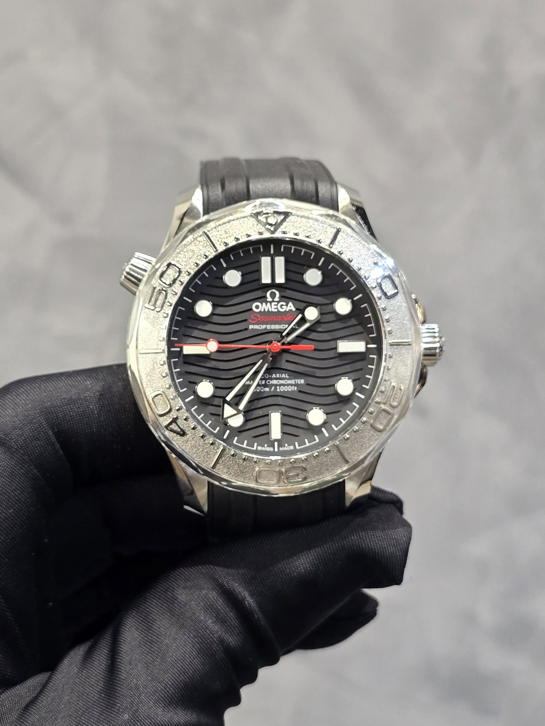 DISCONTINUED BRAND NEW OMEGA  210.32.42.20.01.002 SEAMASTER 300M Nekton Edition BLACK DIAL STEEL RUBBER STRAP 42MM 21032422001002