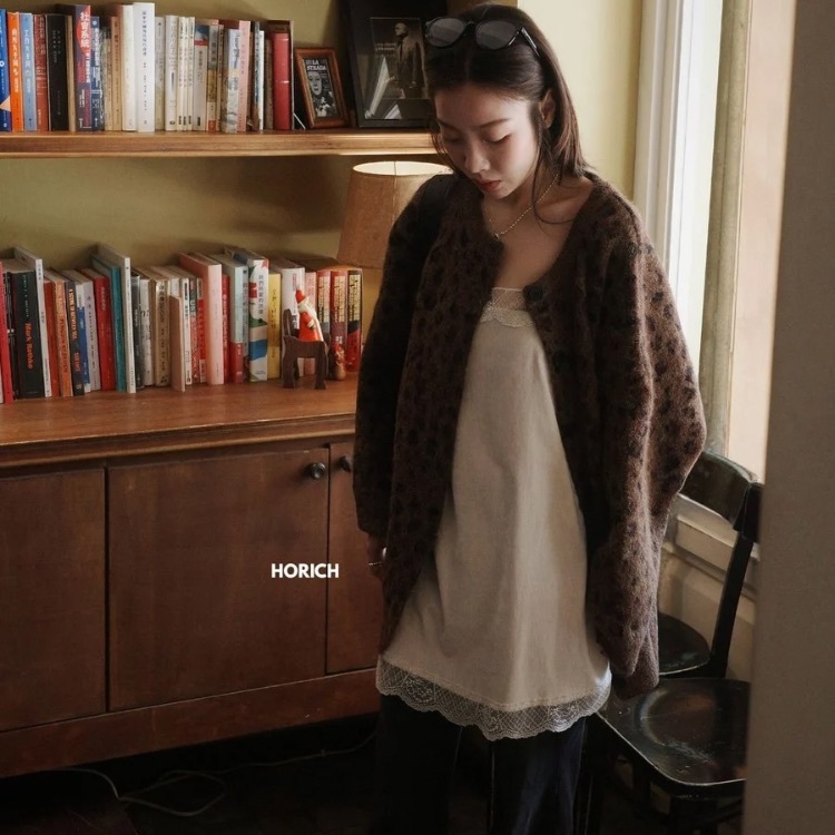 𝗠𝗮𝗿.𝟭𝟭-157123 細肩蕾絲拼接疊穿上衣(2色) /灰、杏