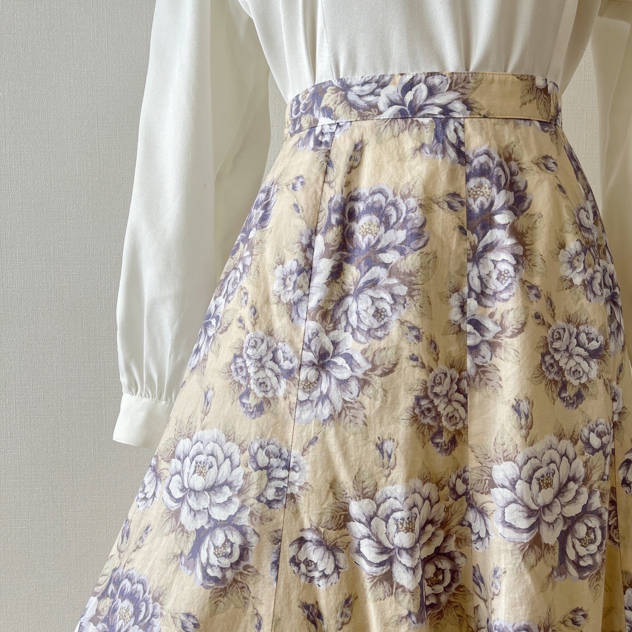 Cacharel米色綿質大花半裙