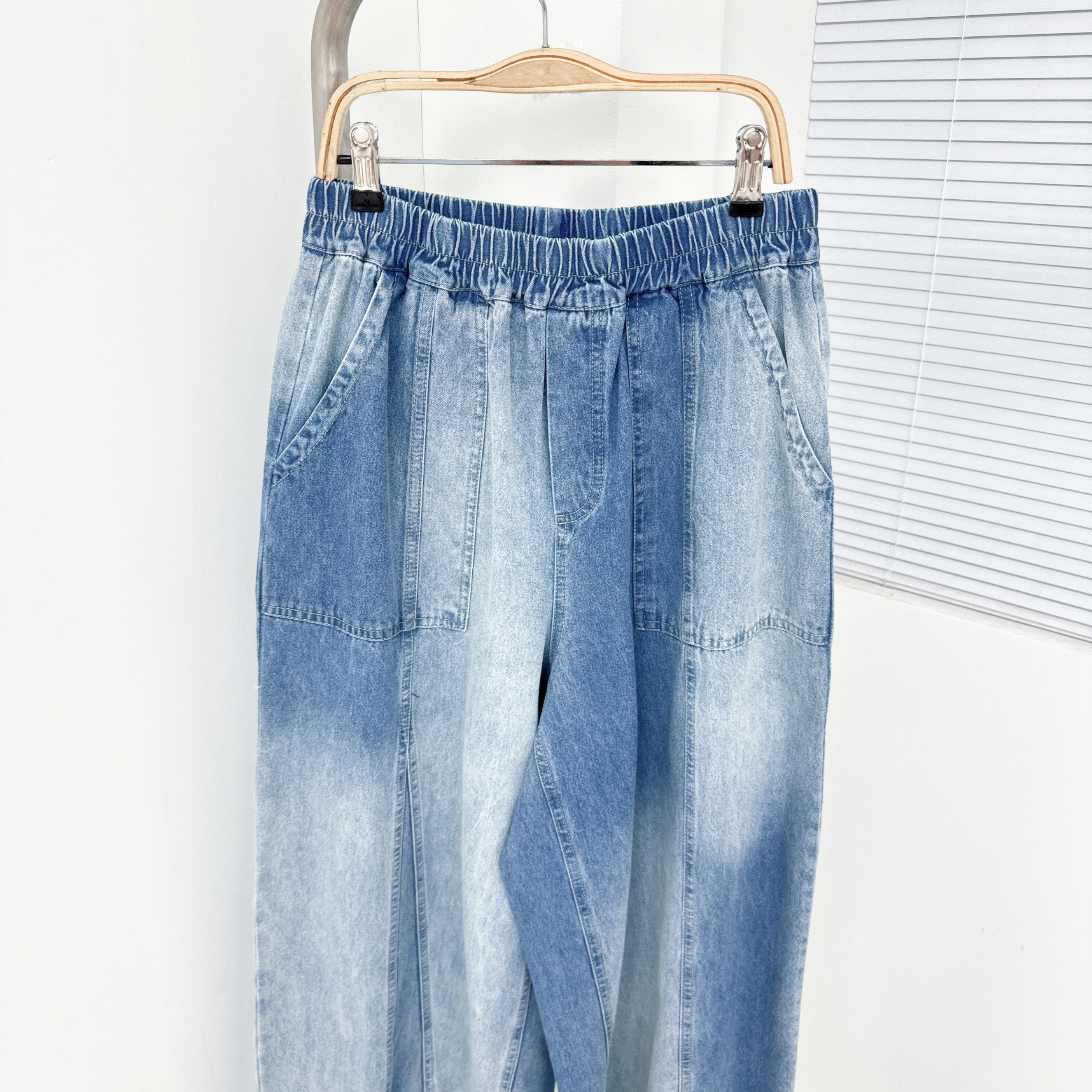 【廠家制】方袋開叉車骨闊牛仔褲 (A33)