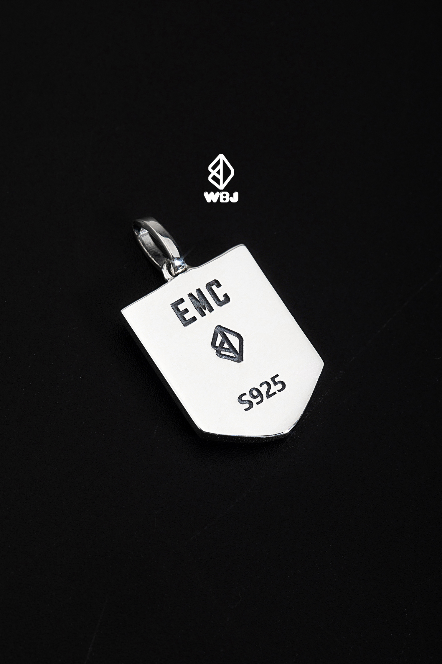 ［預購］EMC 盾牌吊墜項鍊