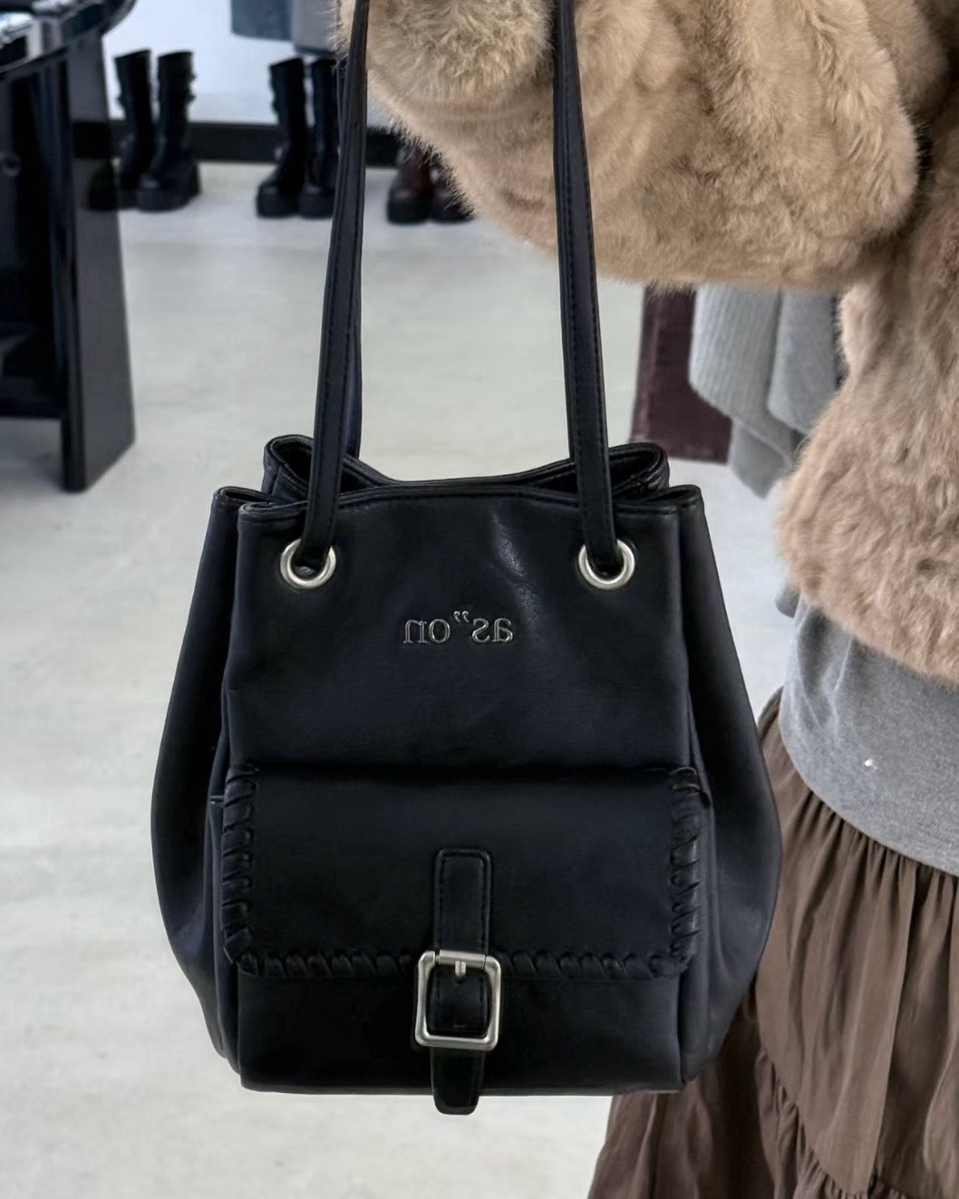 <新品超燒>ason Lini Bag 皮革 水桶包 口袋 斜肩 單肩包 3色