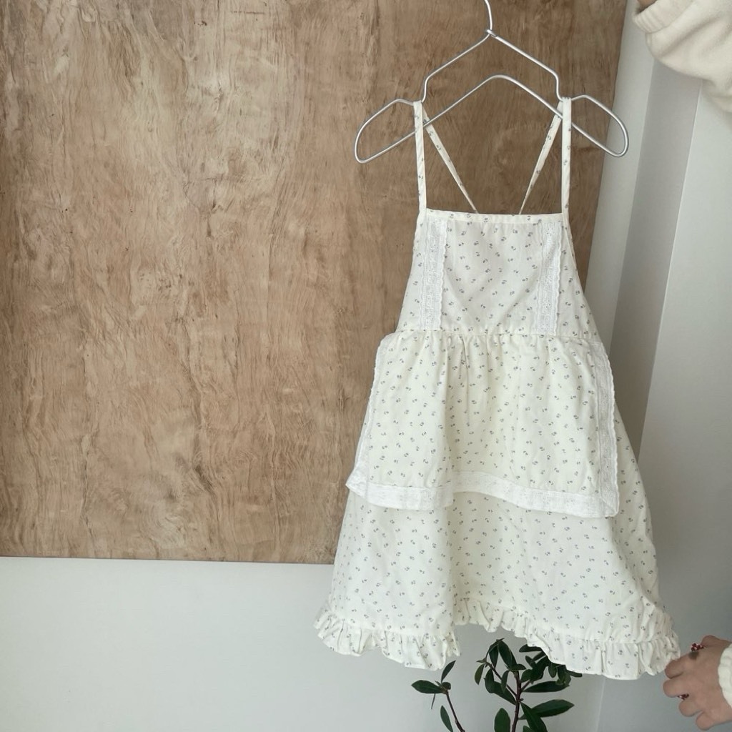 小清新細肩帶吊帶洋裝