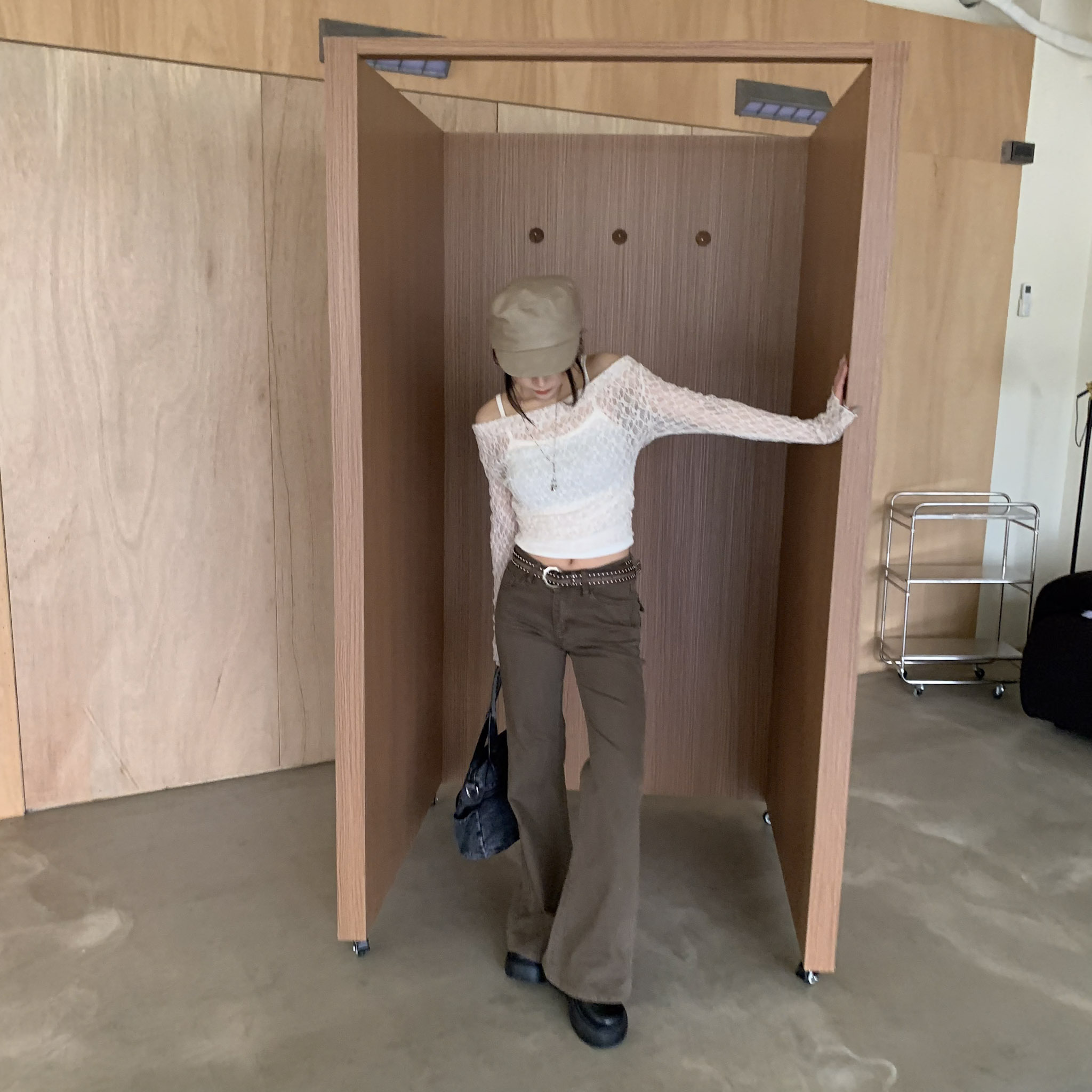 ISA_藏不住的曲線! 瘦長直(附皮帶)喇叭褲_61063