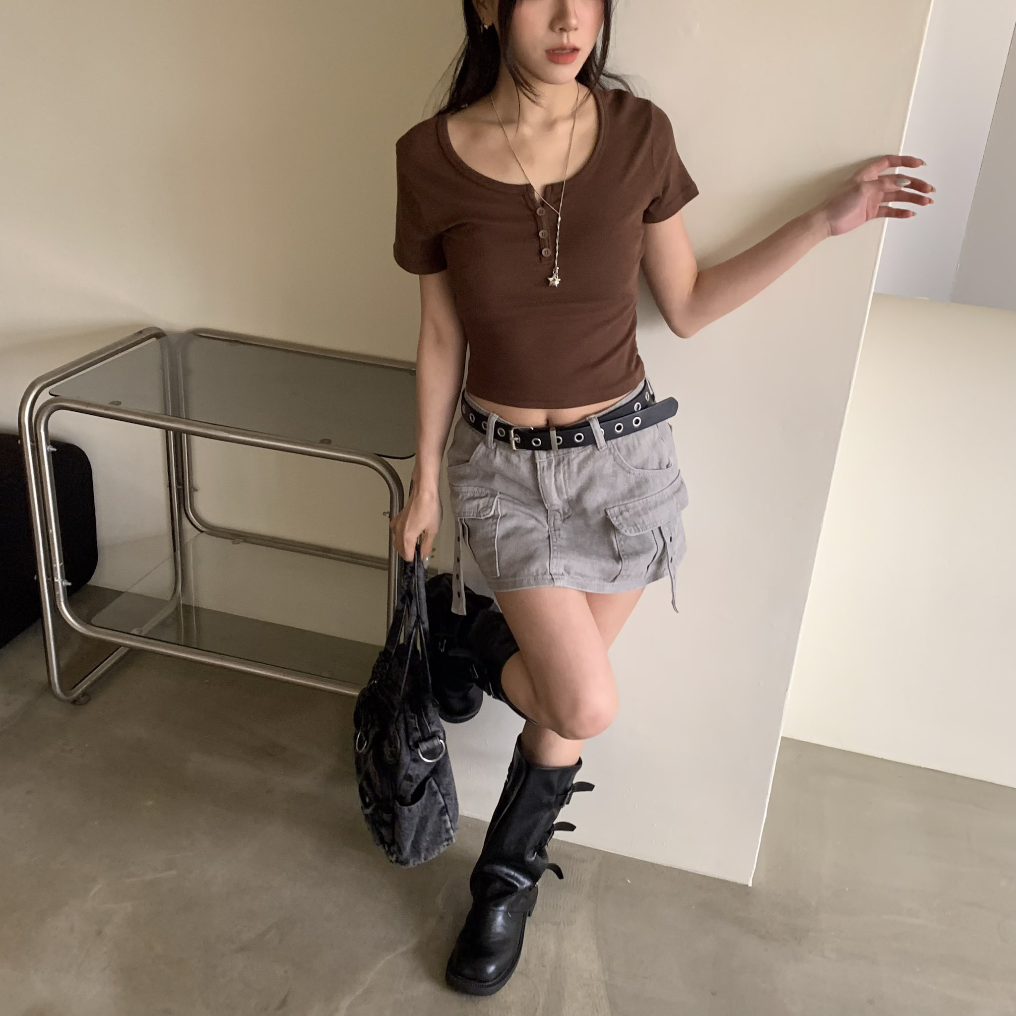 ISA_一秒好身材! 日常小辣排扣短版上衣_62009