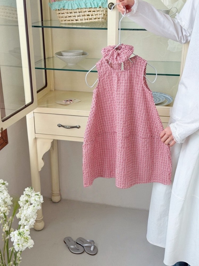 紅格紋無袖洋裝|含髮飾