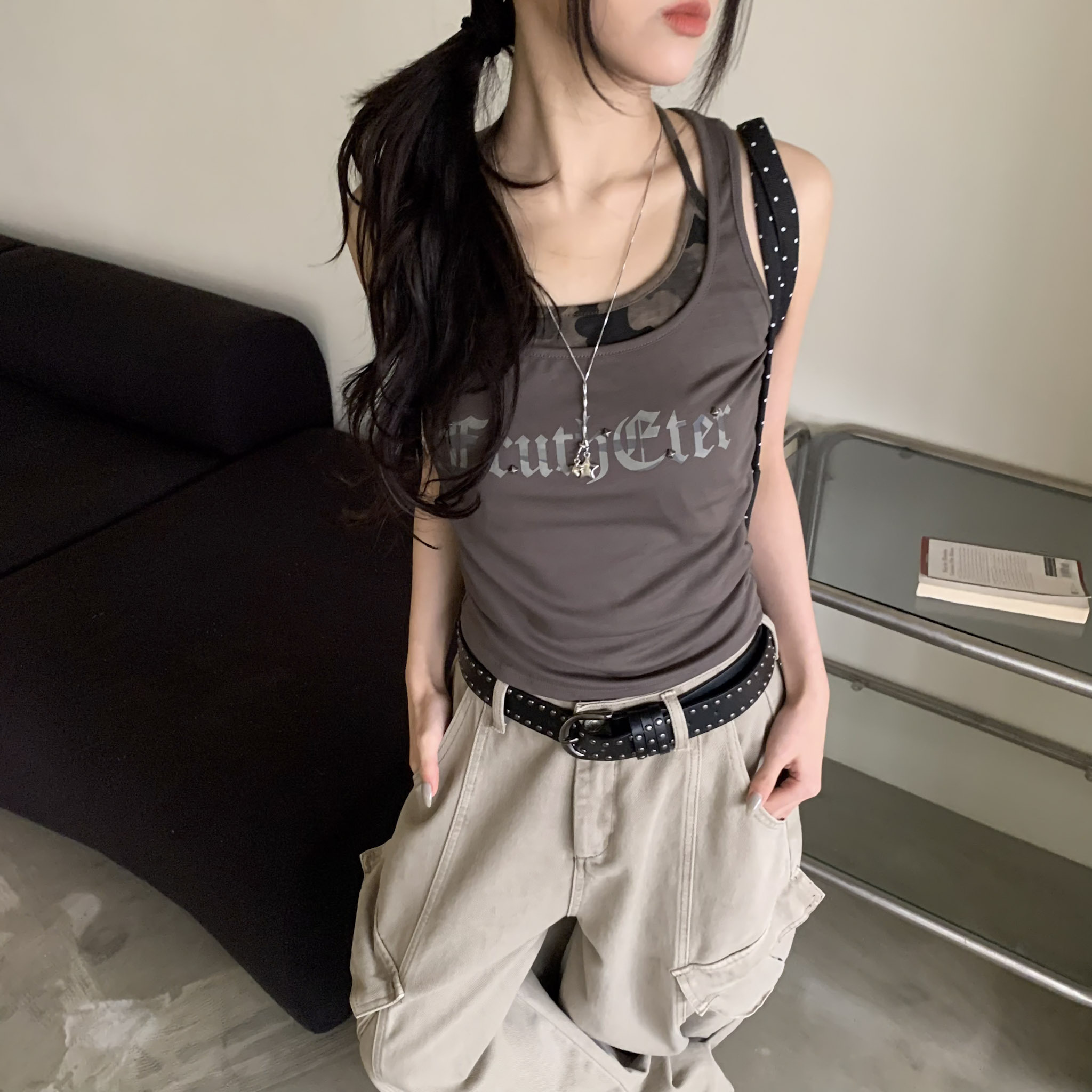 ISA_迷人反派 鉚釘假二件迷彩繞脖綁帶背心_63007