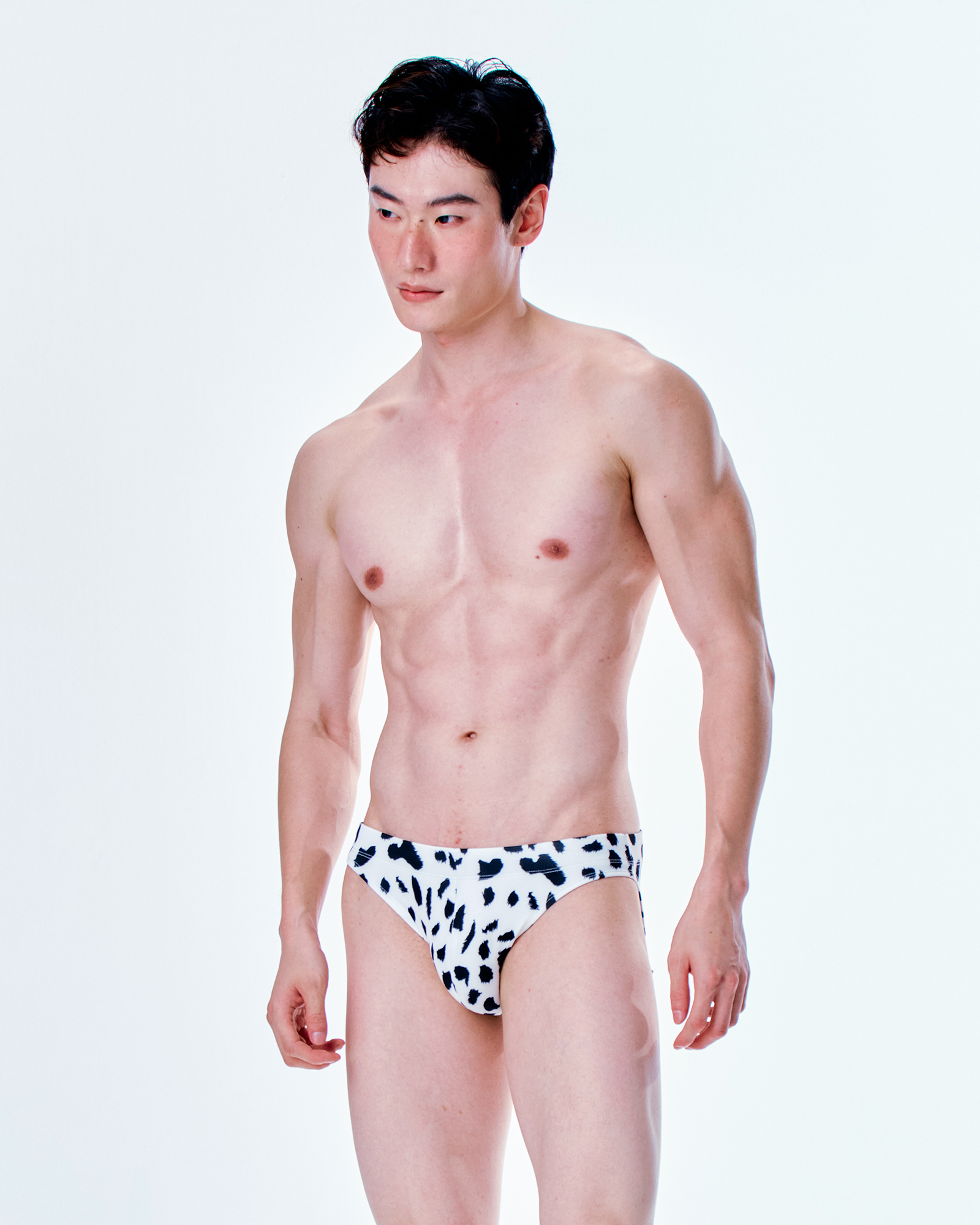 【庫伊拉】Saxon 男性低腰三角泳褲