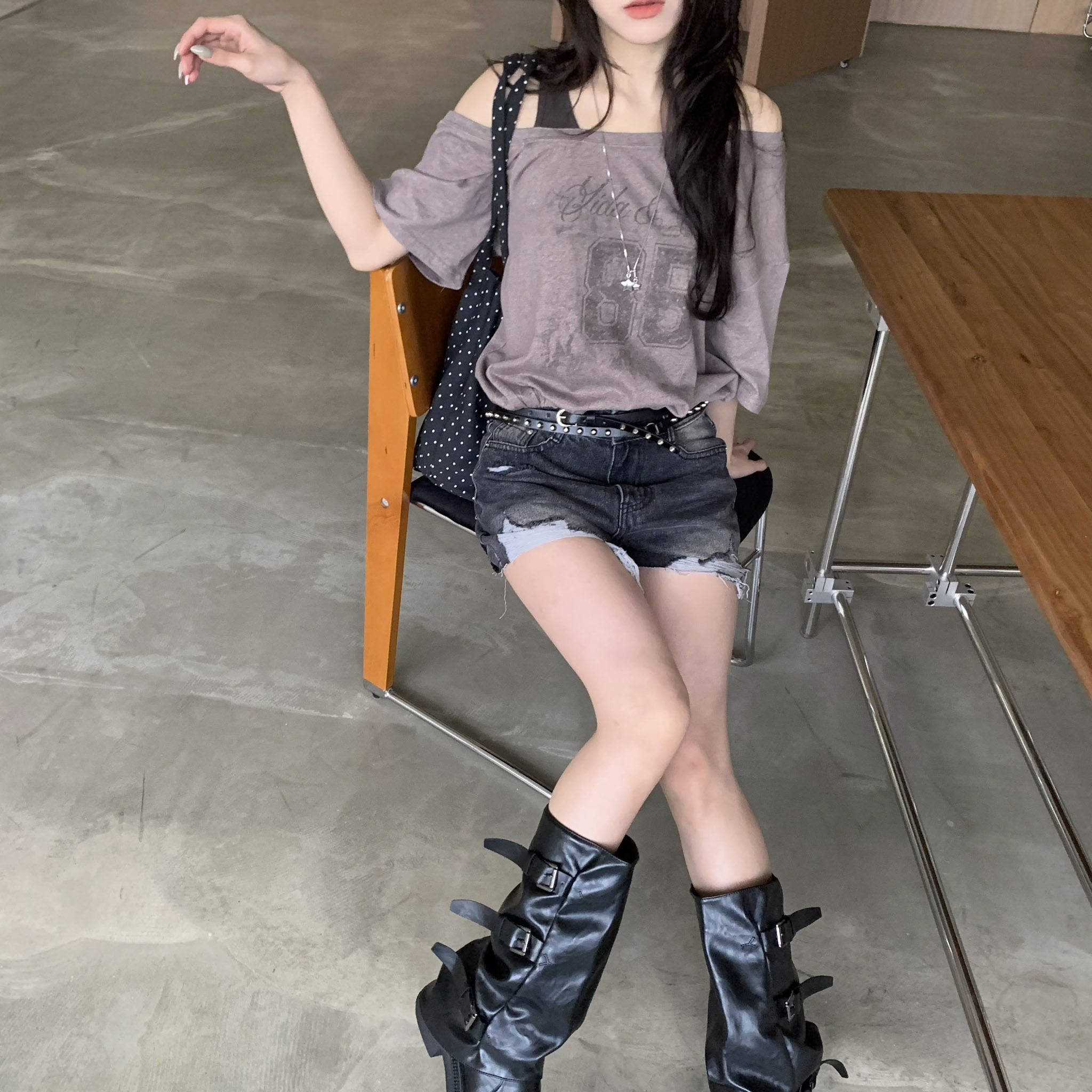 ISA_小韓味千禧感 做舊撞色假二件斜肩上衣_63010