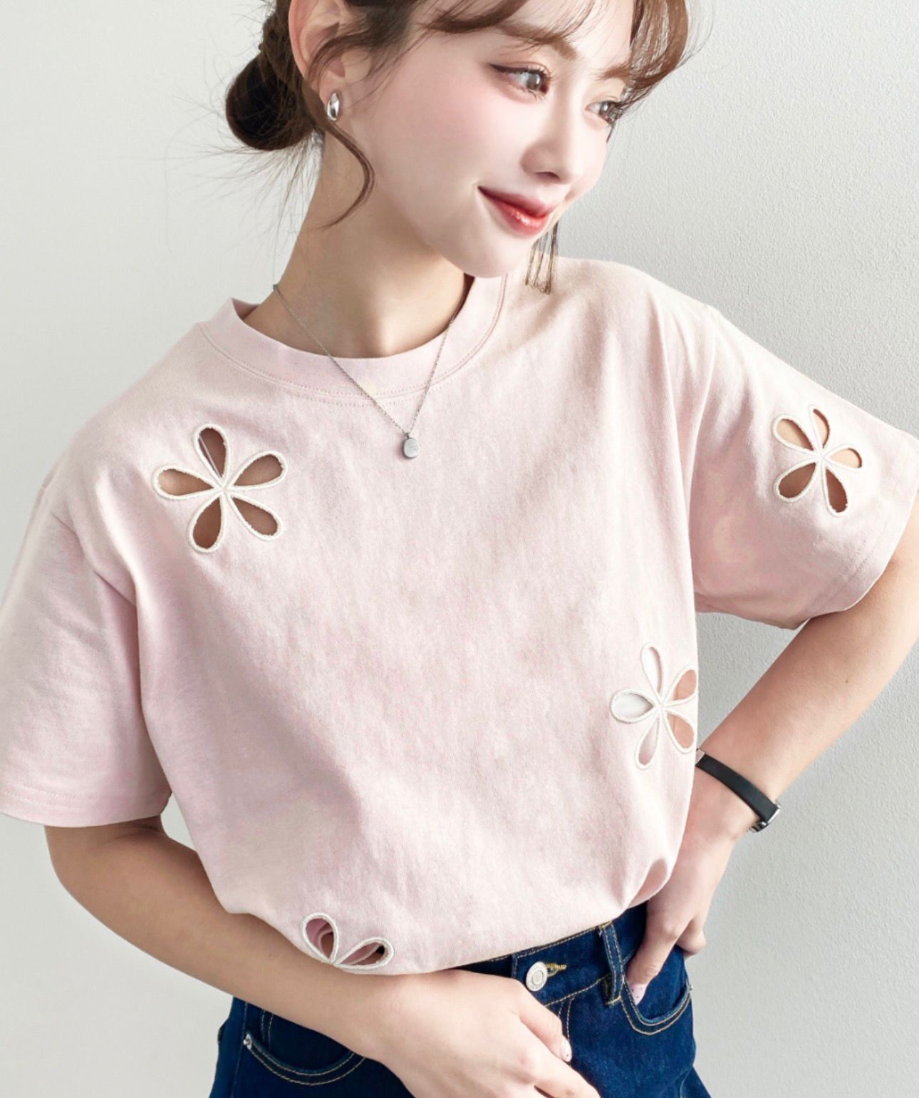 【預購】JN031203 moment+ 花朵鏤空刺繡 T 恤