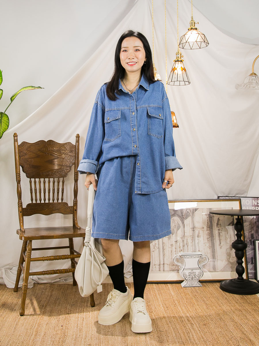 全開胸扣鈕．牛仔TOP ＋ 橡根腰束繩．牛仔短褲 (有袋) (SET)