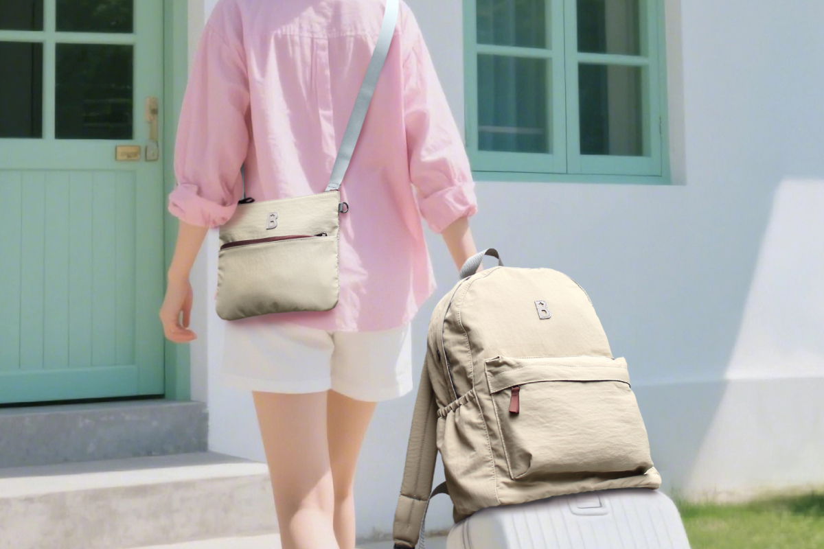 新布～１變２包。超輕柔感抗水收納後背包組