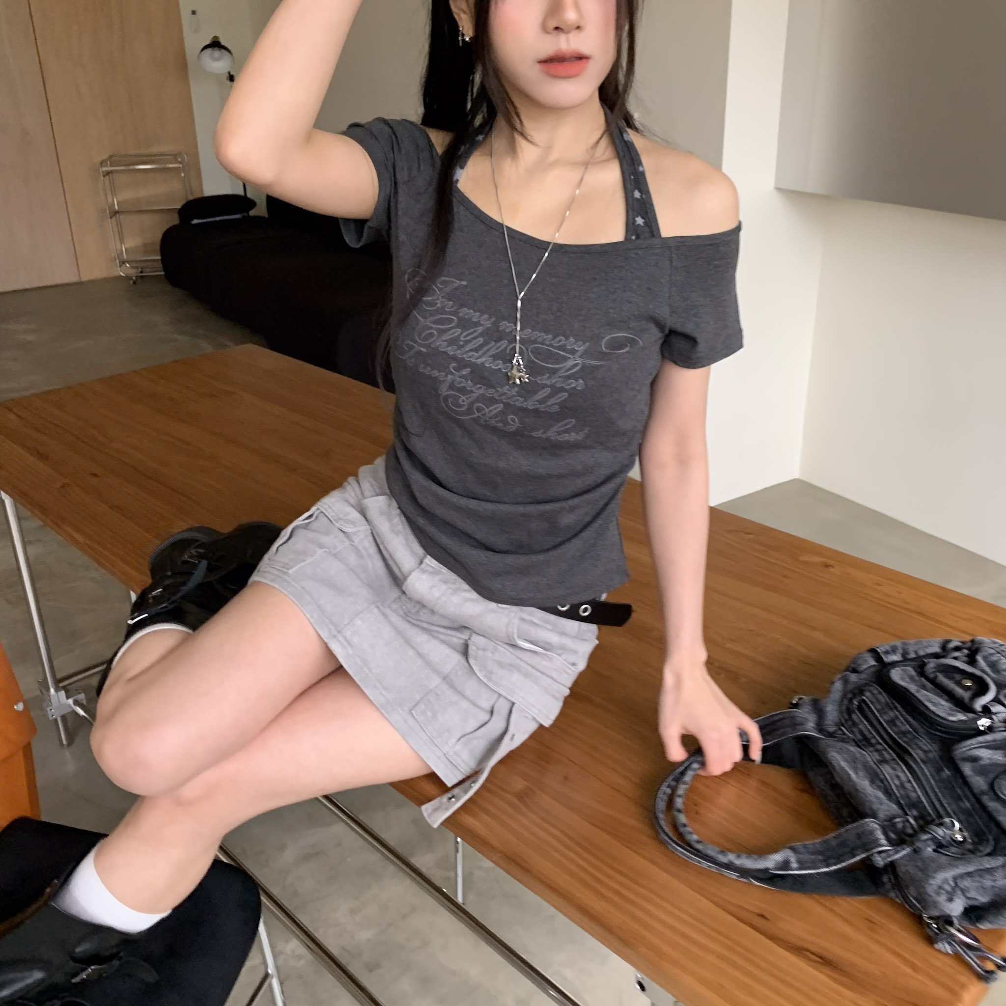 ISA_韓妞元素 假二件星星繞脖一字領上衣_63015