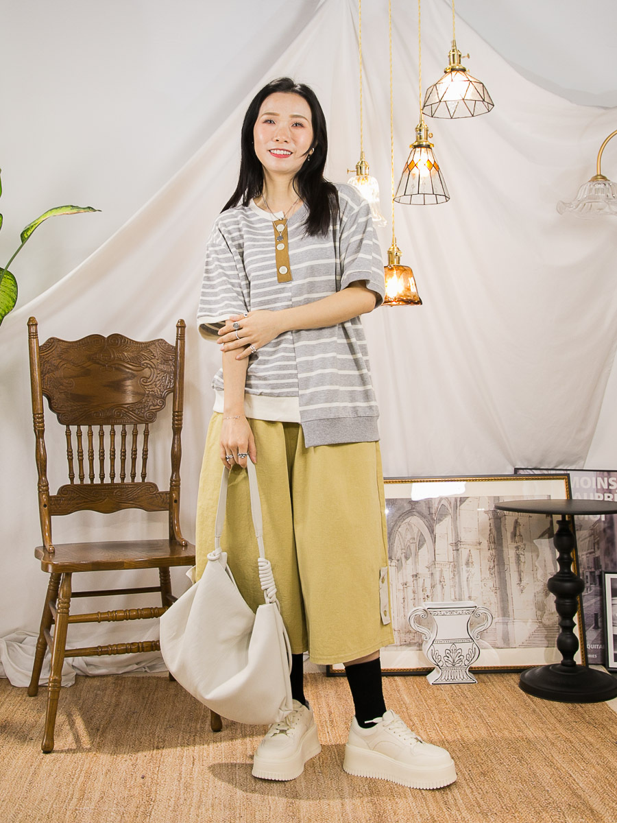 領位釘鈕．粗 幼橫間 薄衛衣料TOP