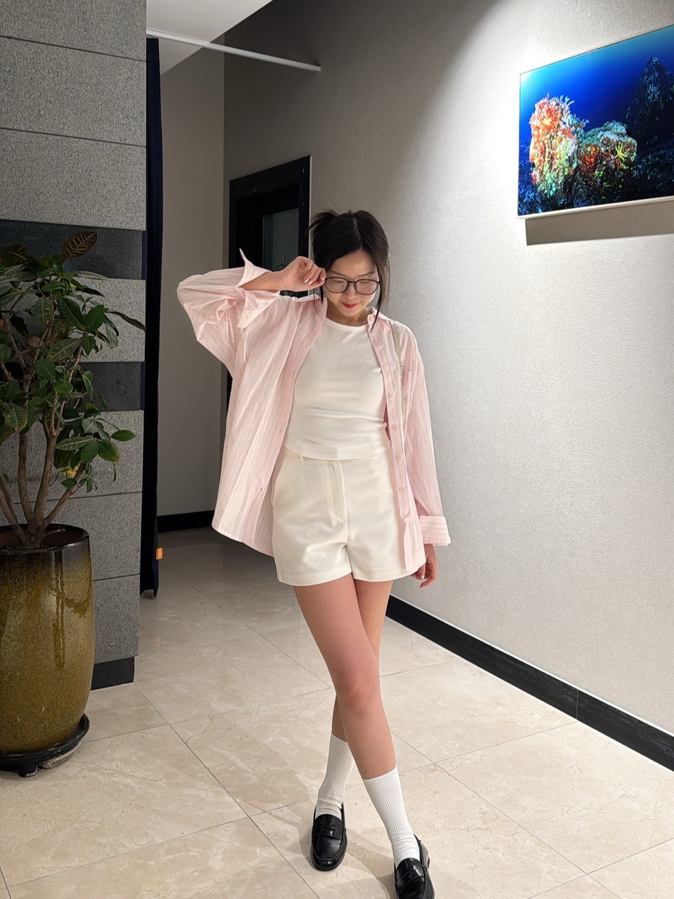 L08 直條紋襪 (黑/白/淺灰/深灰)