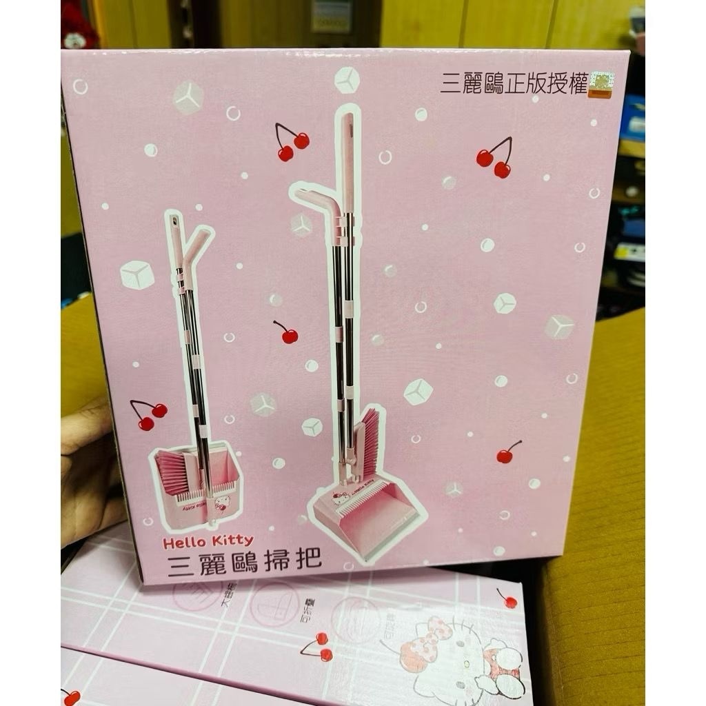 Hello Kitty 掃把