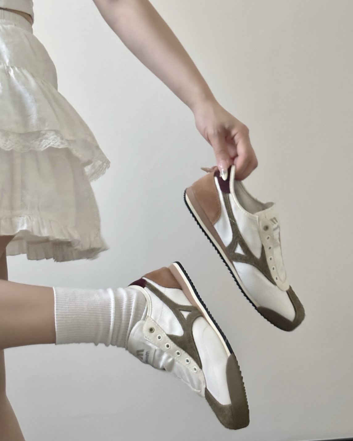 【預購】MIZUNO LG 60S SLIPON 米白 D1GH240211