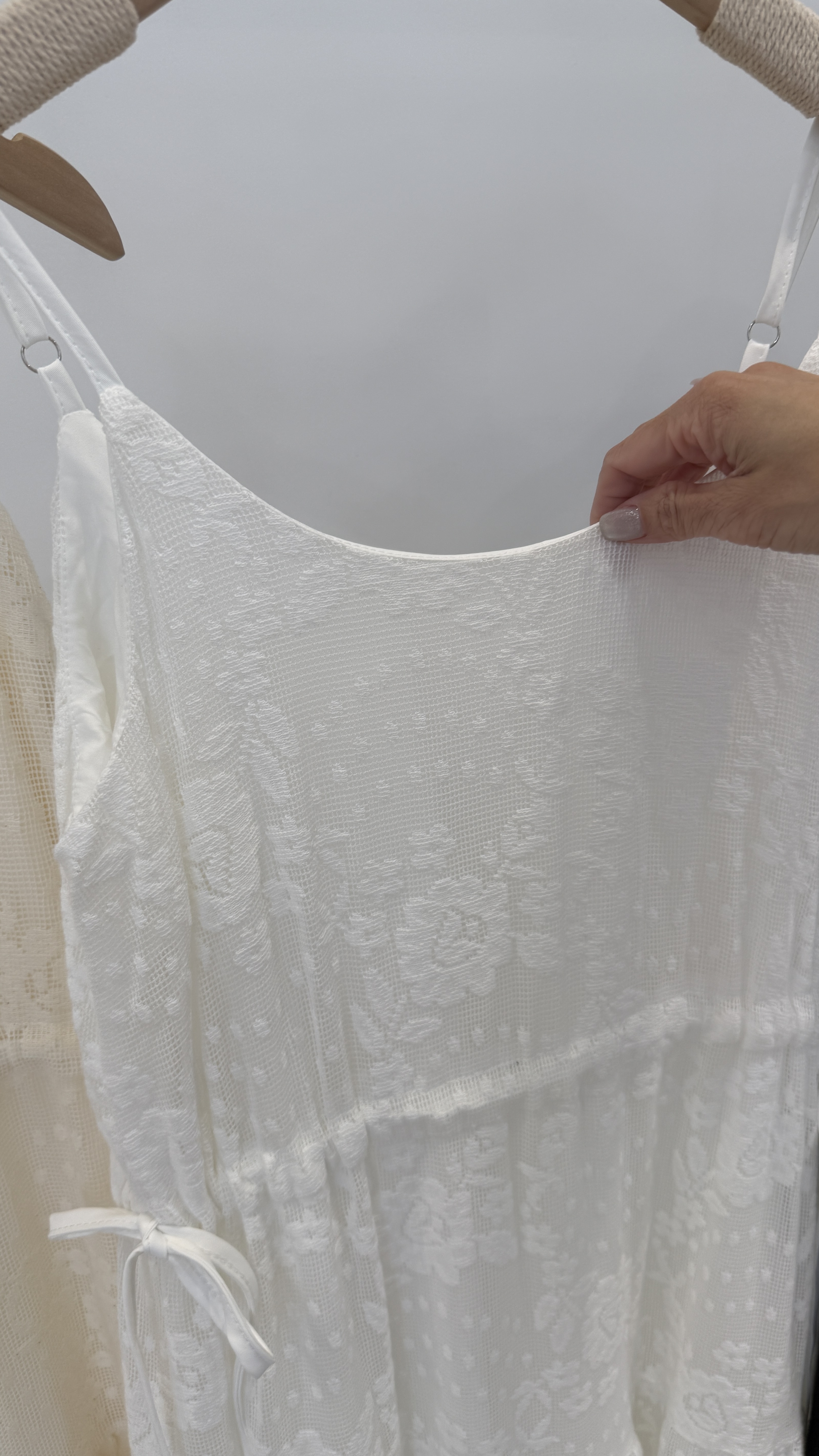 一眼命中的漂亮側綁帶lace花細肩長洋 _8936.1