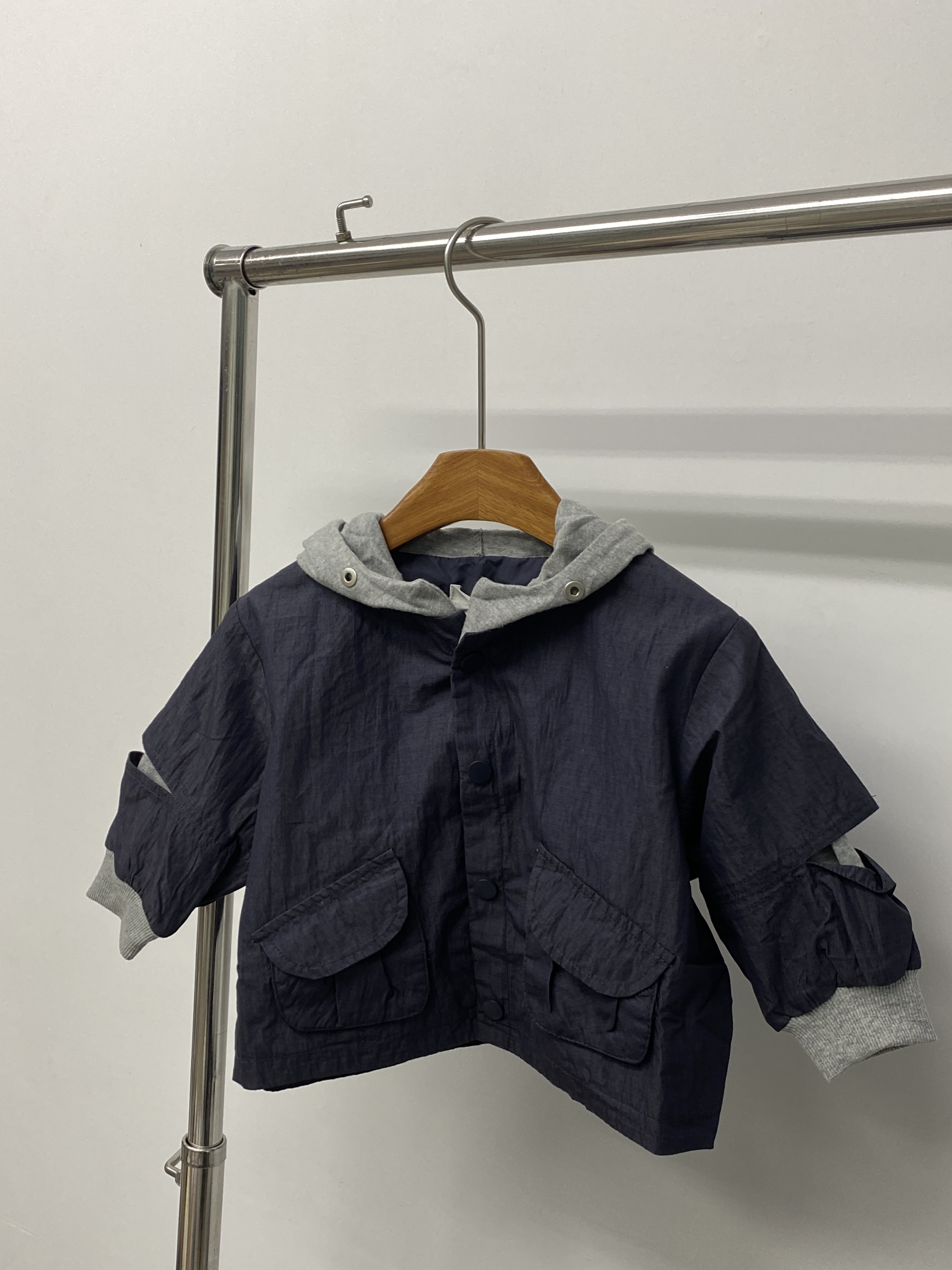 A04384拼接帽子外套