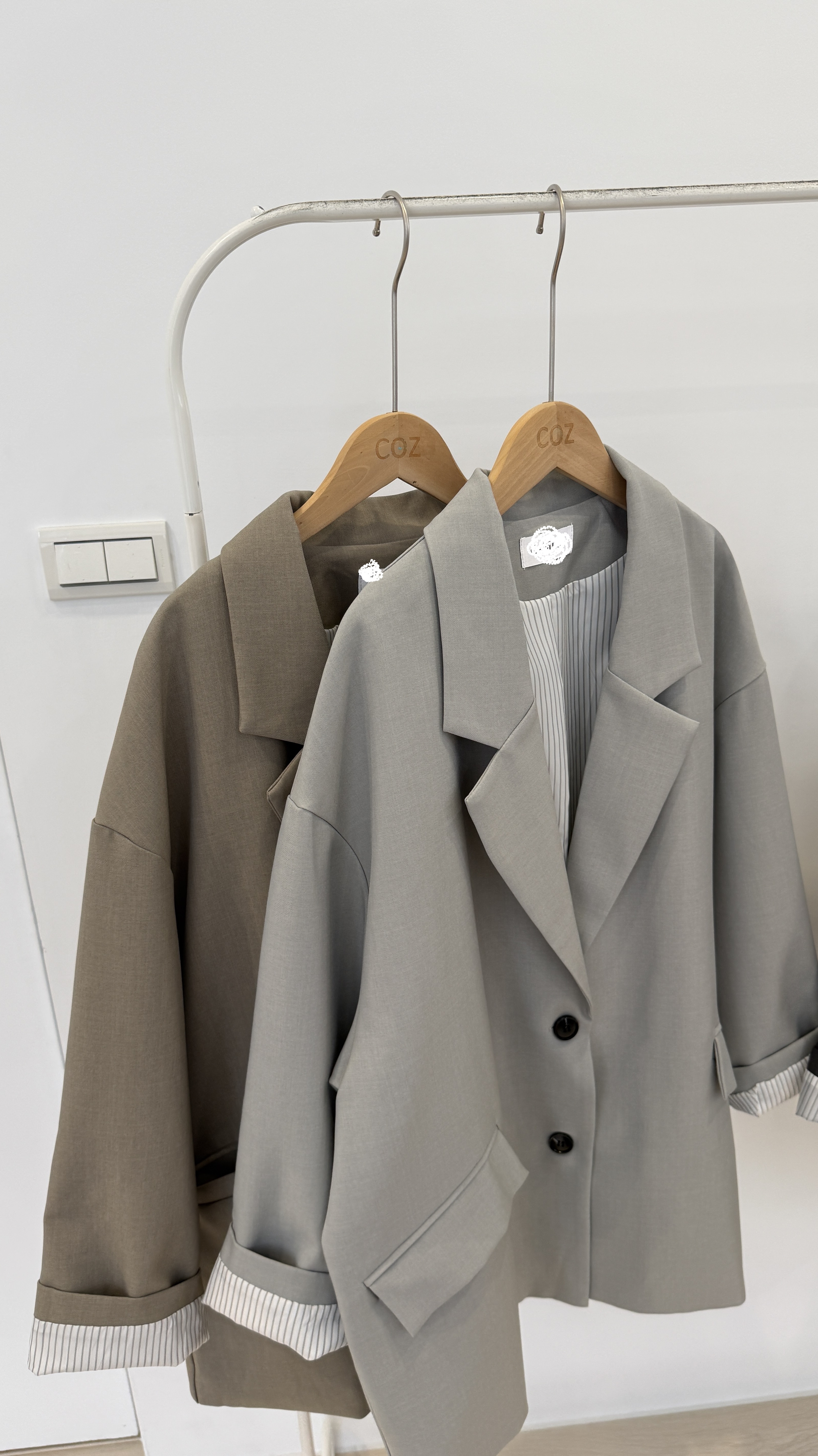 質感2.0版！漂亮西裝布的慵懶感落肩西裝外套 _858N