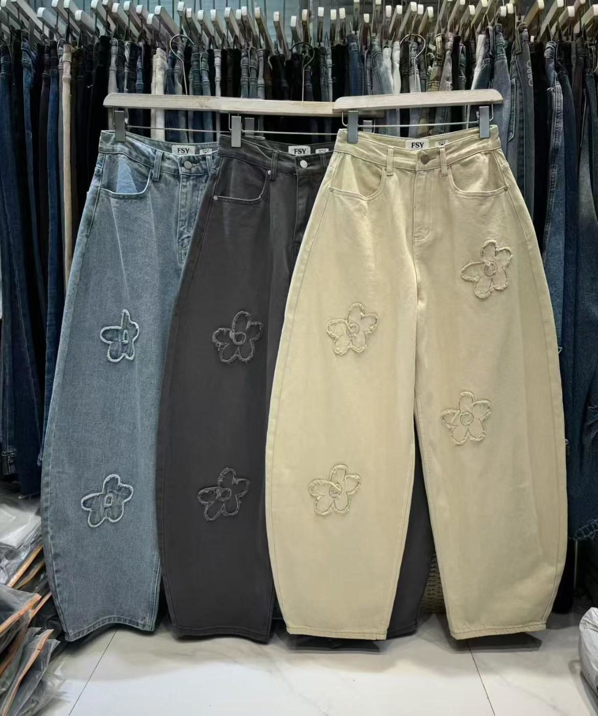 花朵彎刀牛仔長褲 RAN61912