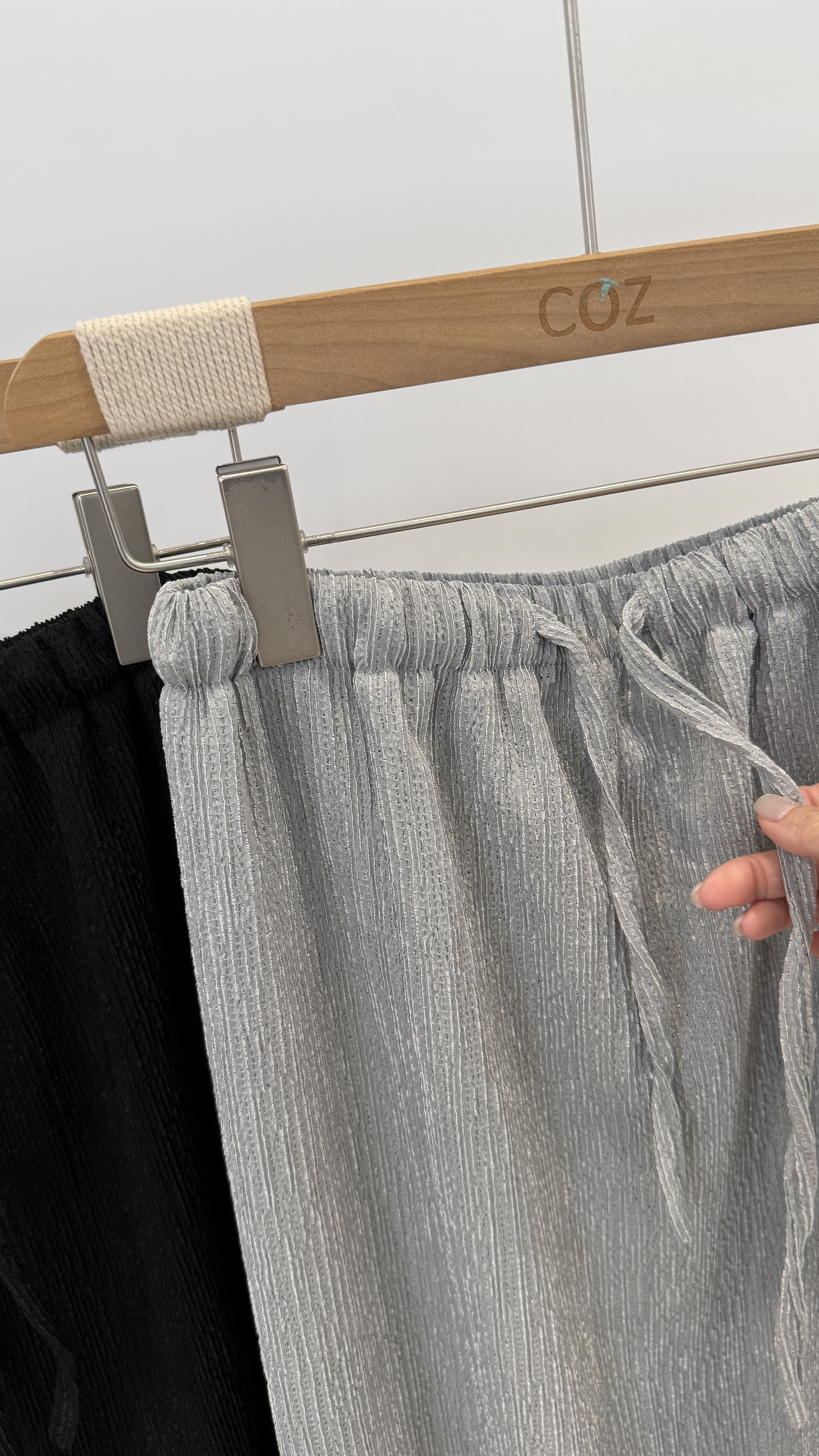 低調漂亮的細膩光抽繩魚尾裙F size _2630