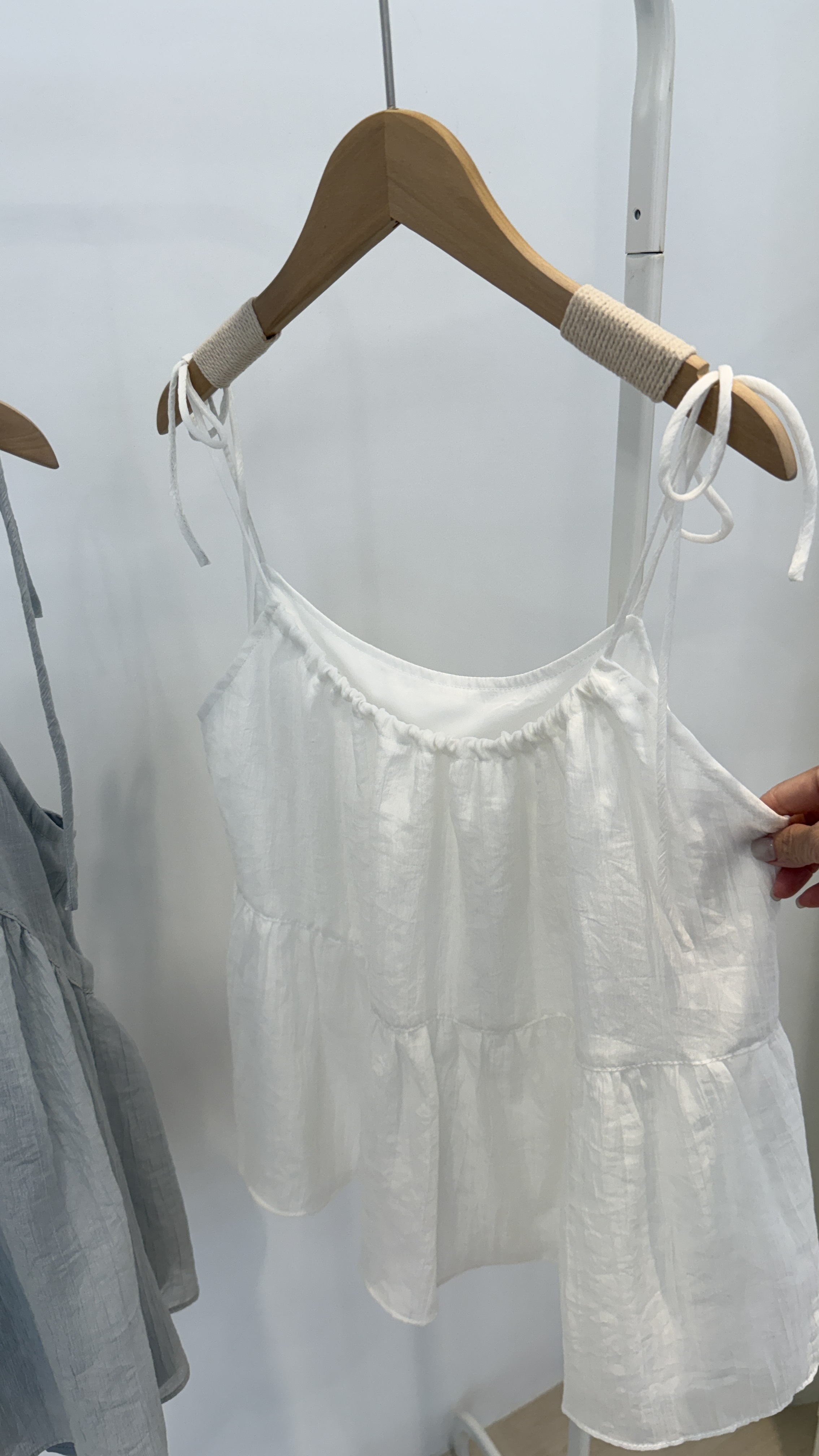 細節多多的肩帶自己綁的細肩背心_8958