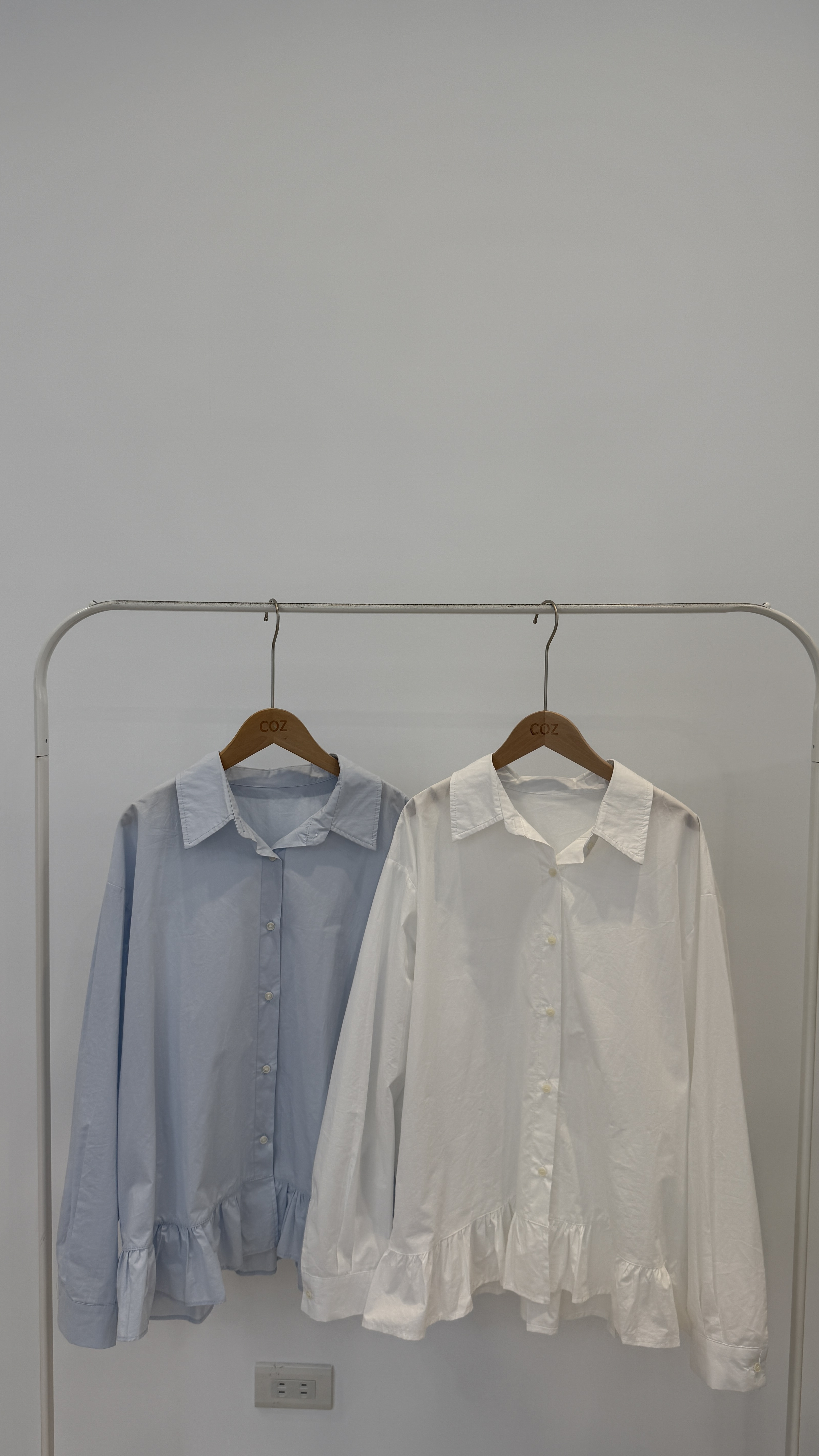 春日氛圍 基礎又有點特別的小花擺襯衫 _6618