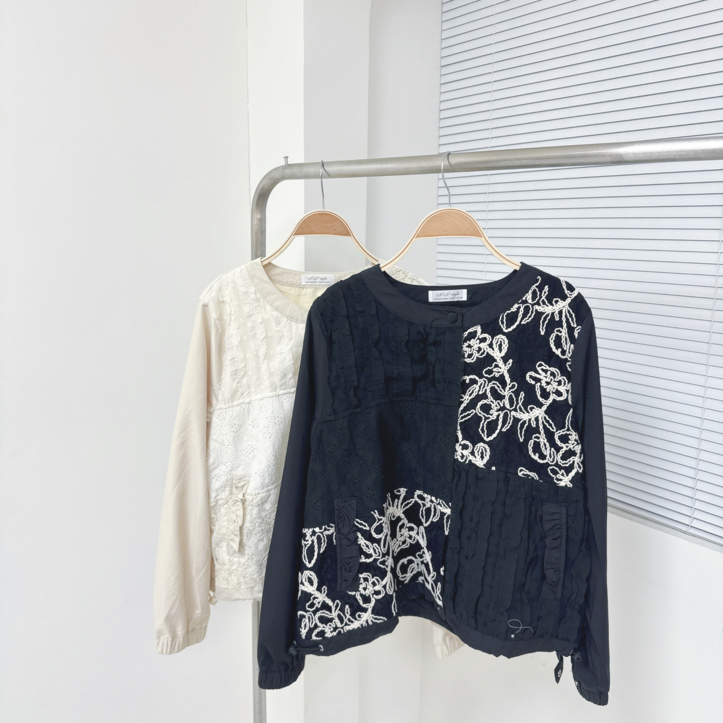 【廠家制】繡花拼Lace拉鏈風衣外套 (A36-A37)