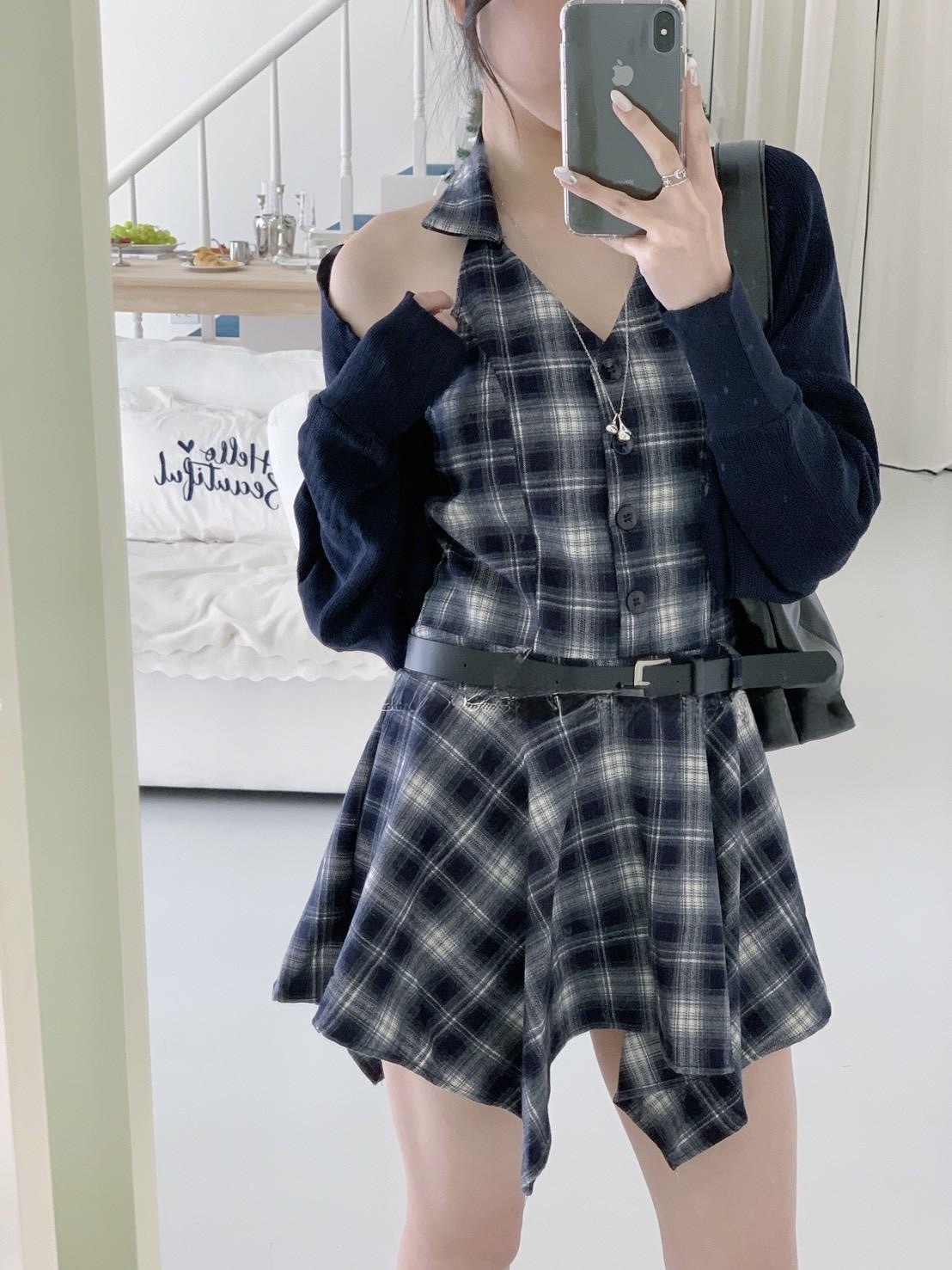 A50 現貨翻領格紋美背不規則兩件式洋裝