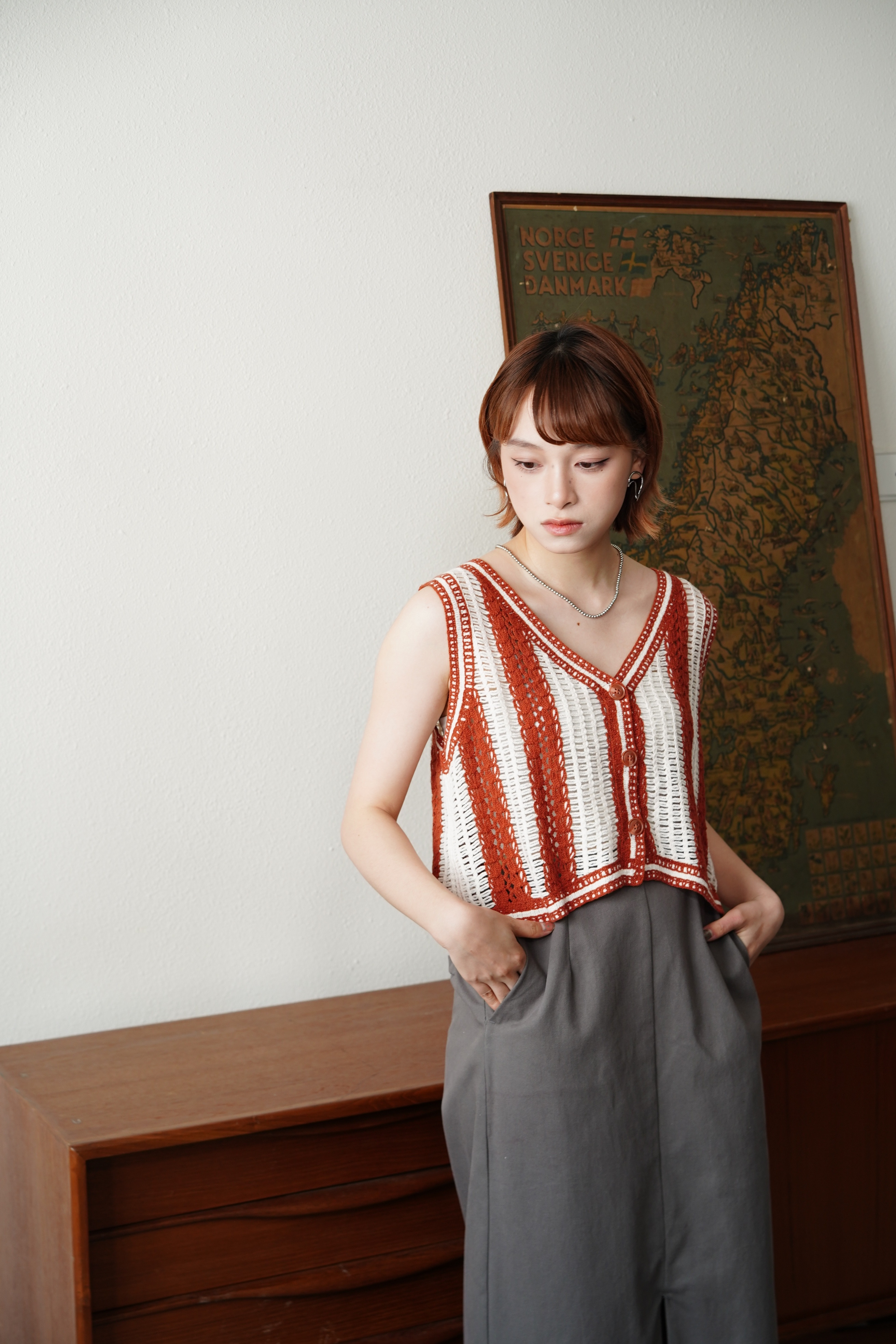 鈎花布鈕扣背心 - TT61847