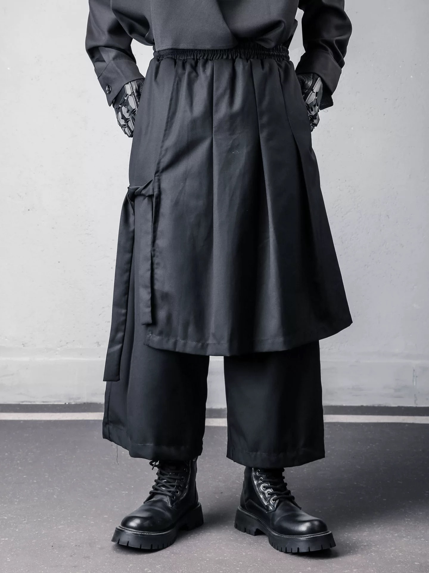 𝙏𝙀𝘾𝙃𝙒𝙀𝘼𝙍 暗黑闊腿不對稱假兩件裙褲