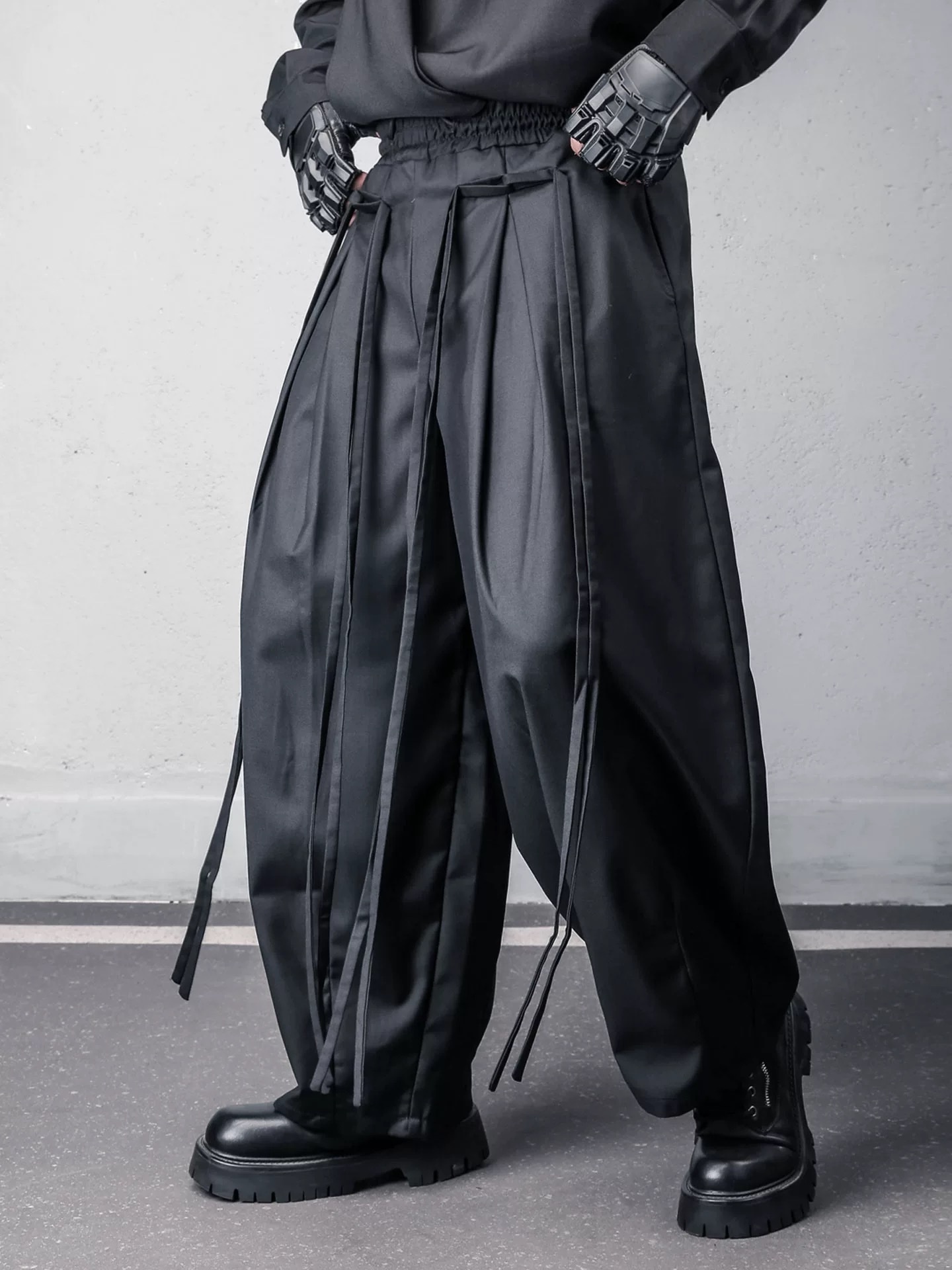 𝙏𝙀𝘾𝙃𝙒𝙀𝘼𝙍 暗黑飄帶拼接直筒九分褲