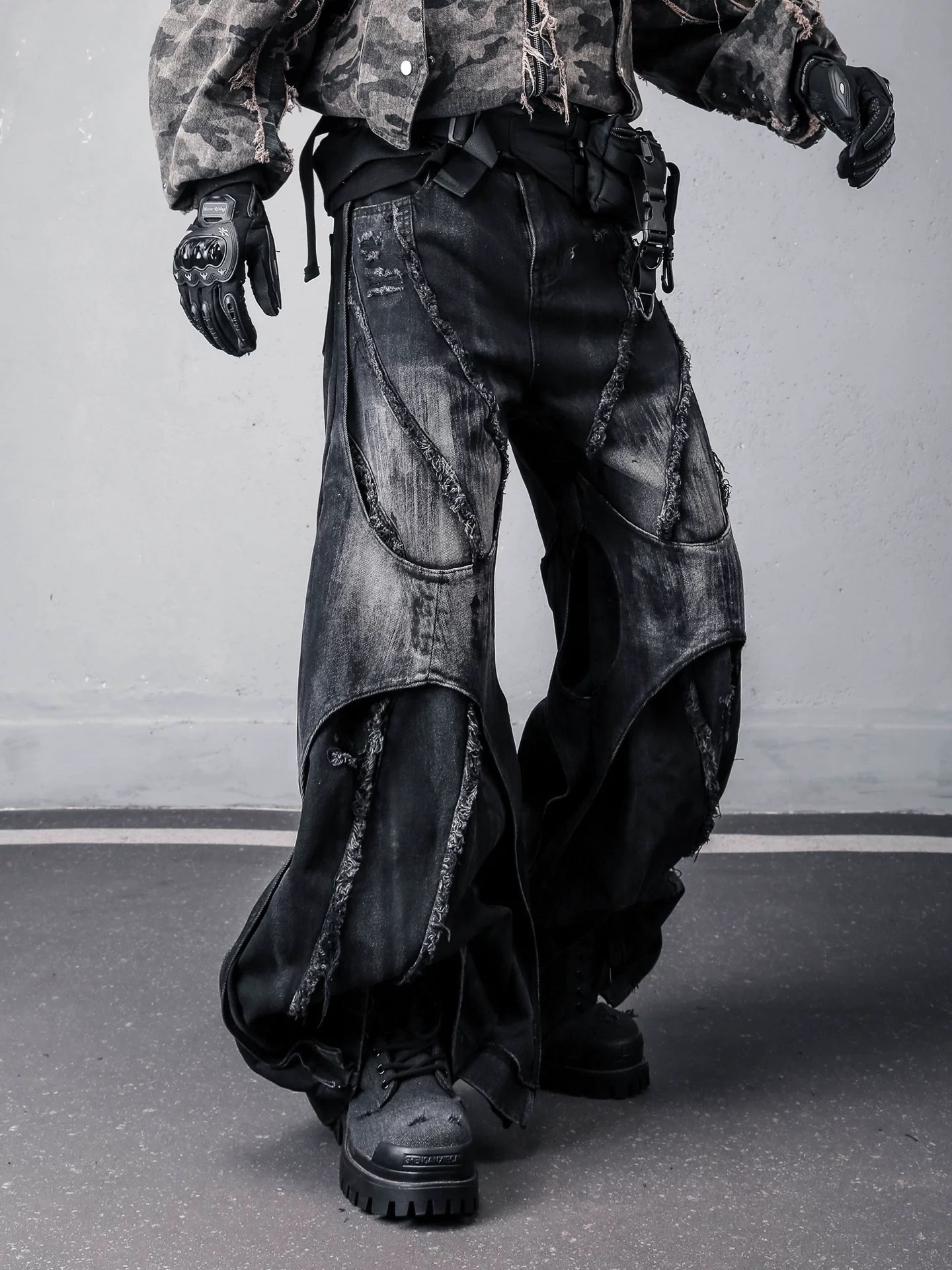 𝙏𝙀𝘾𝙃𝙒𝙀𝘼𝙍 廢土重工破壞假兩件喇叭牛仔褲