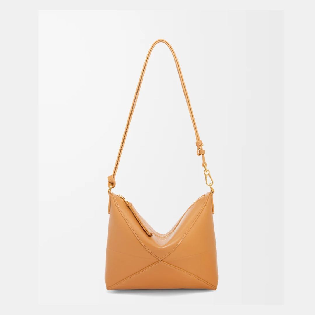 1DA0313-077 [LOEWE] Puzzle Fold Pouch in Shiny Nappa Calfskin Warm Desert #C510PT1X01 . CIL0010973972 (BR)