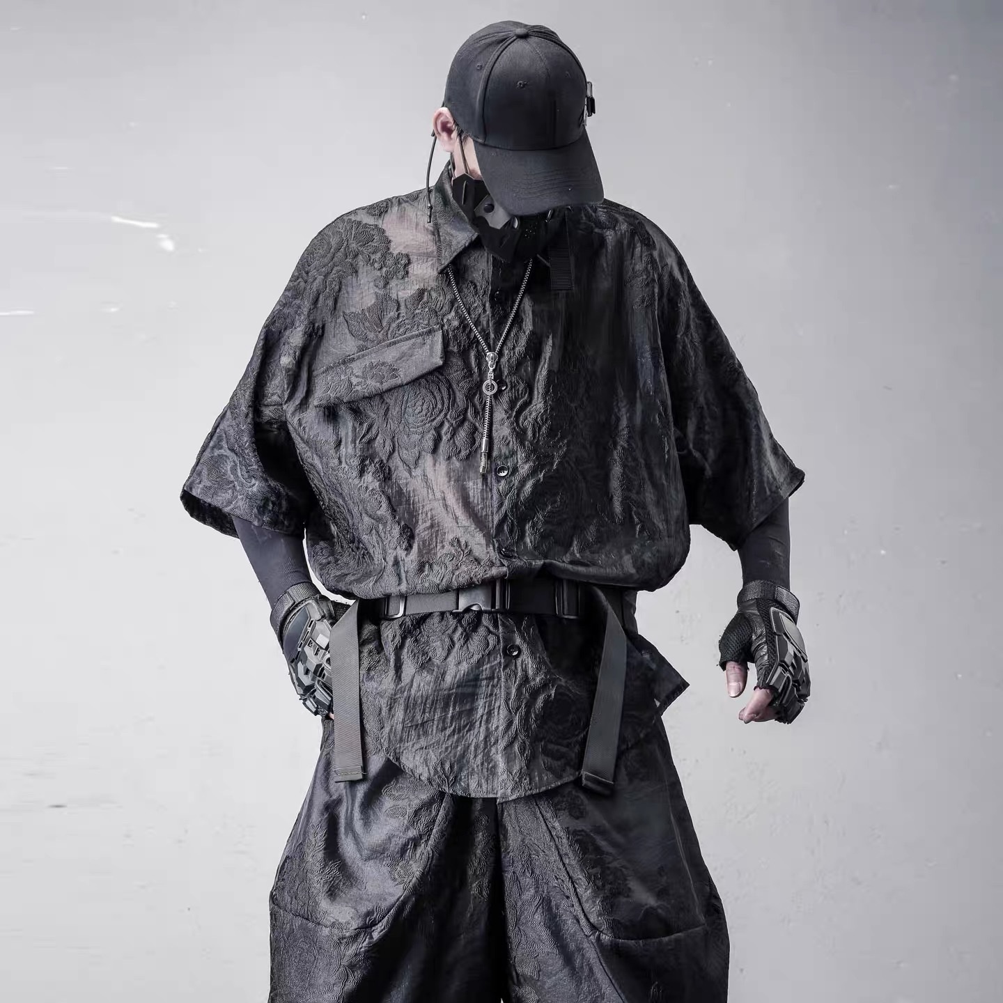 𝙏𝙀𝘾𝙃𝙒𝙀𝘼𝙍 暗黑不規則設計玫瑰提花鏤空襯衣