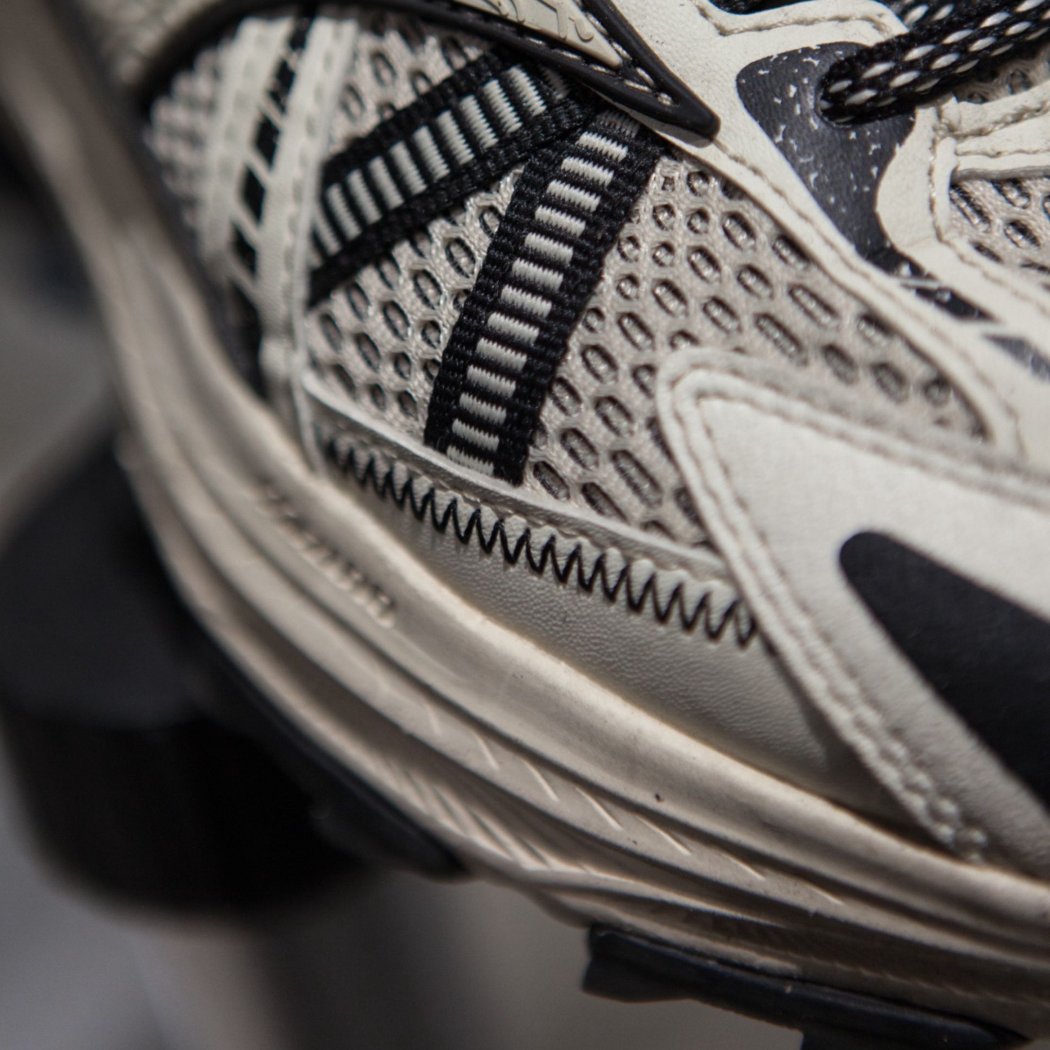 NICEDAY 代購 MIZUNO RACER TRAIL 米白 黑 鋸齒 戶外 機能 Y2K D1GH223801