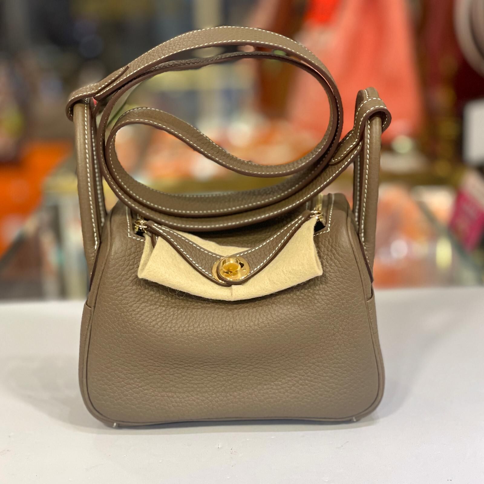 未使用品!!! 全新HERMES MINI LINDY一代 U刻 ETOUPE GHW 大象灰金扣TC皮 #BRAND NEW #香榭站正品
