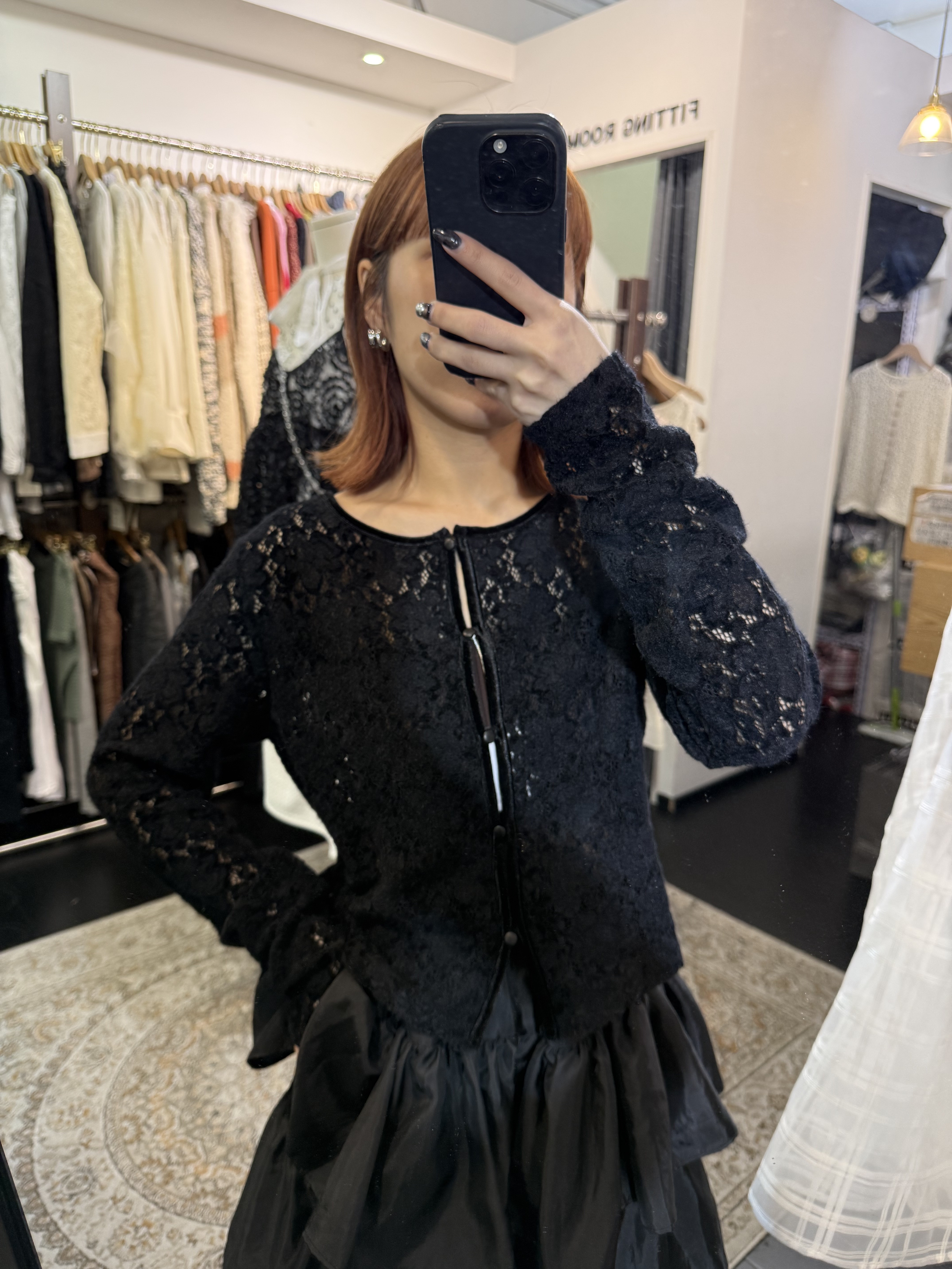 鏤空蕾絲小鈕扣top