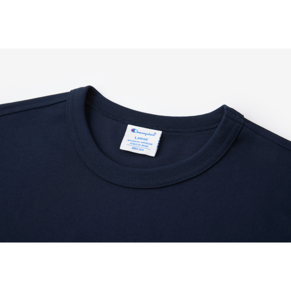 男女款- AUTHENTIC 刺繡小LOGO短袖棉質T恤- 藏青色（U6ASSSU545M607）