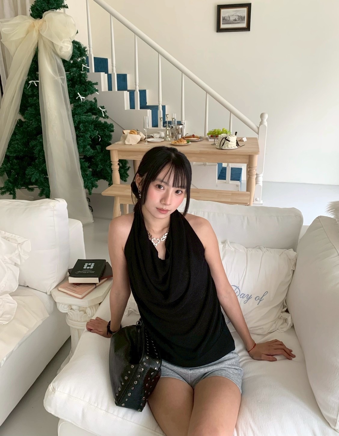 A86現貨掛脖盪領氣質風背心上衣