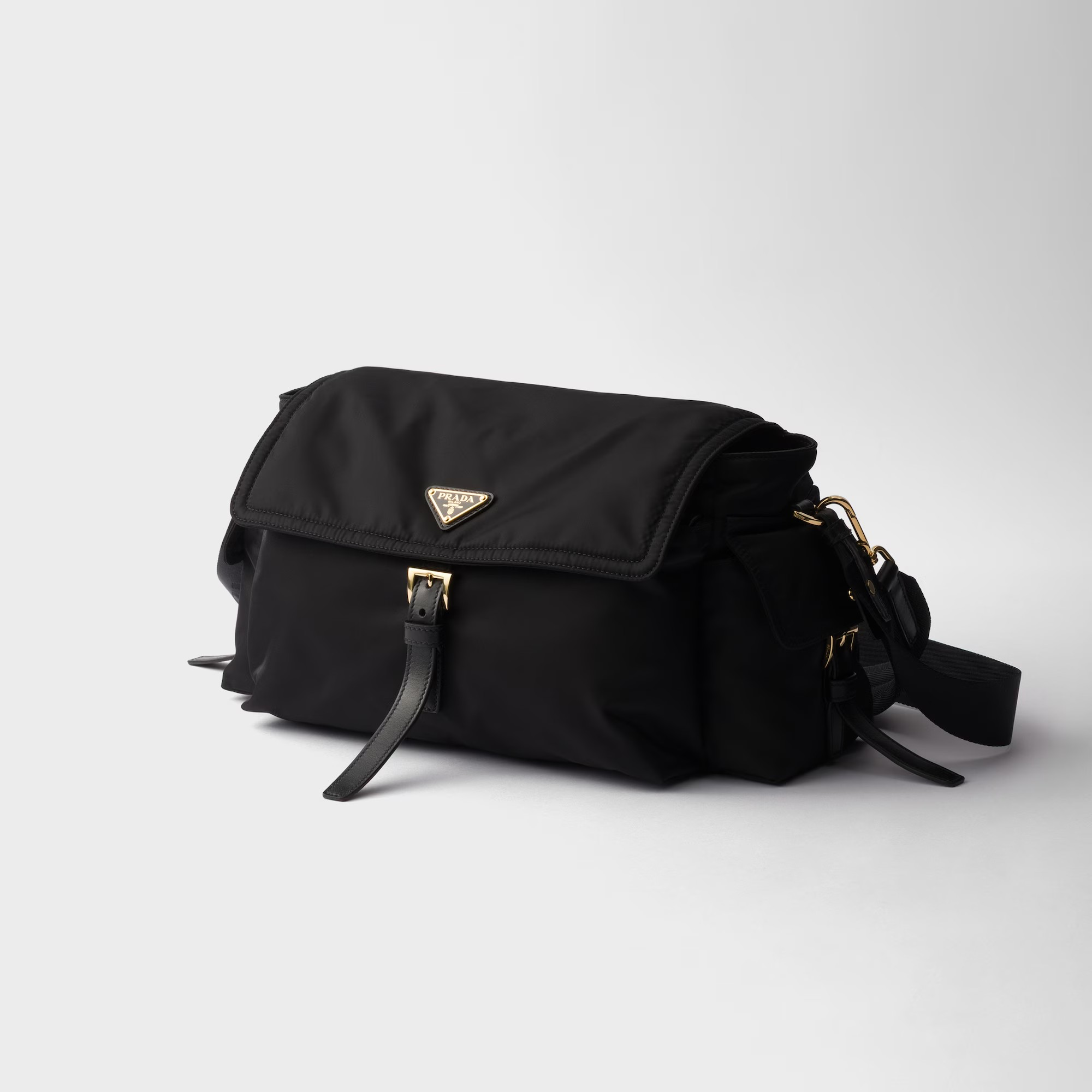 1DA0313-086 [PRADA] Explore Large Re-Nylon Shoulder Bag with Flap Black #1BD391_RDLN_F0002_V_NOO (BR)