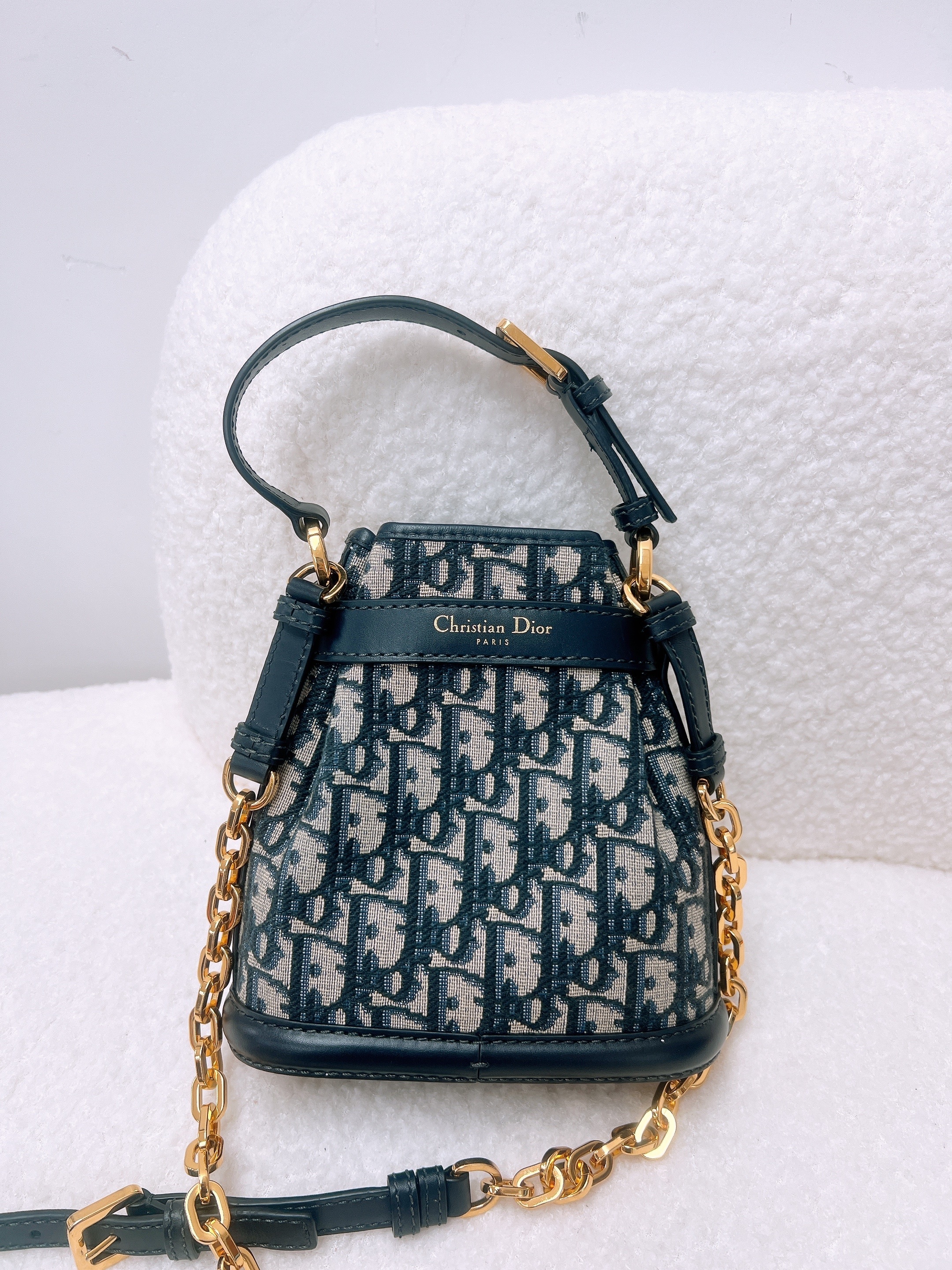 Dior c’est dior bucket small blue oblique