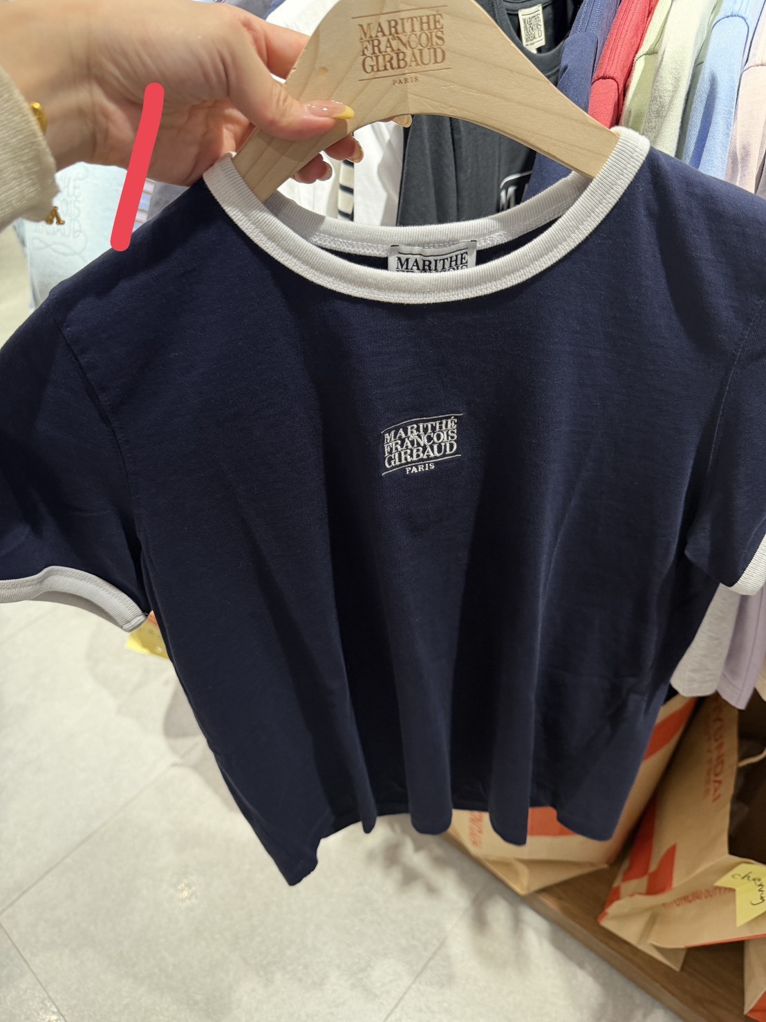 Marithe 短版上衣