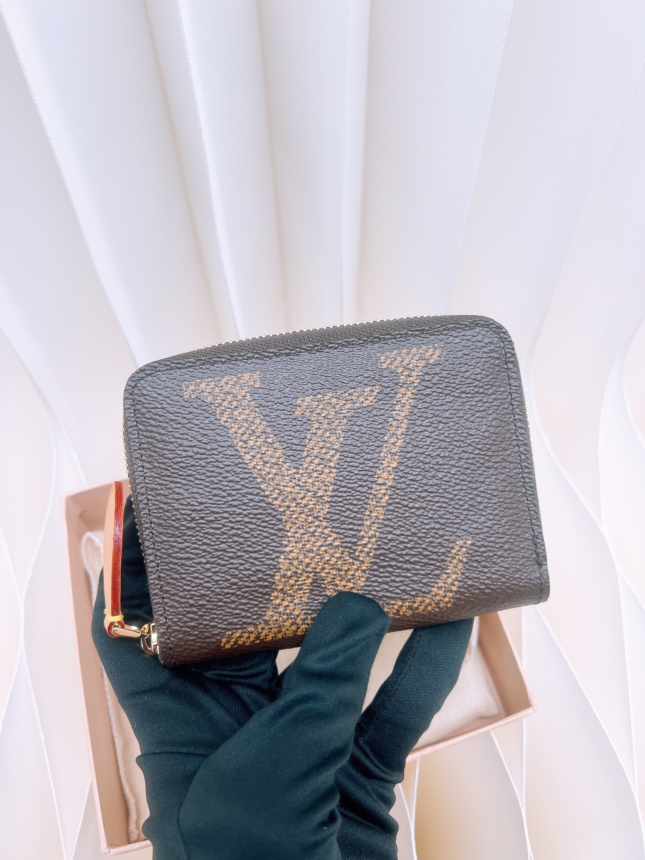 *Unused* Lv zipped wallet brown