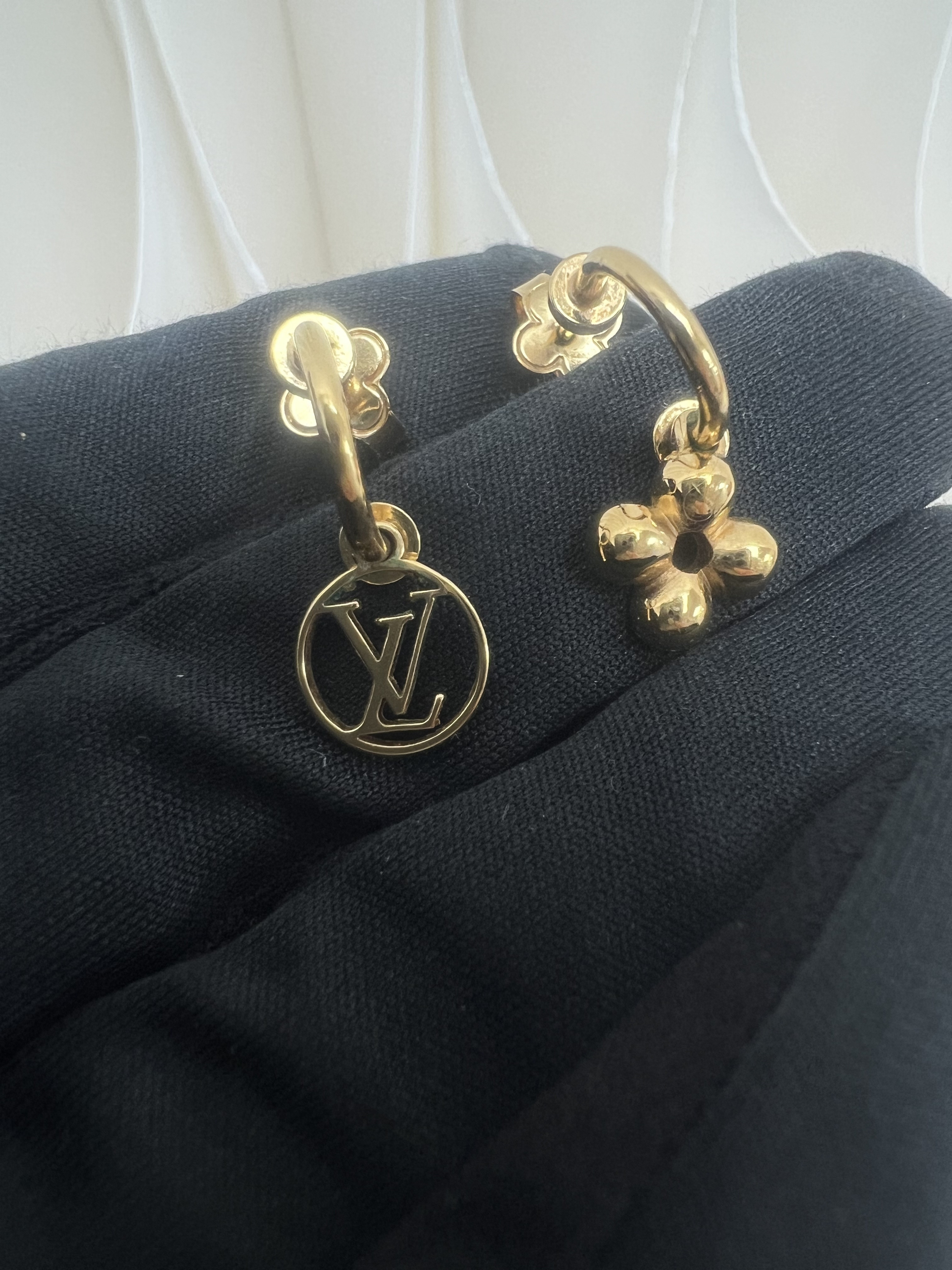 Lv blooming earrings