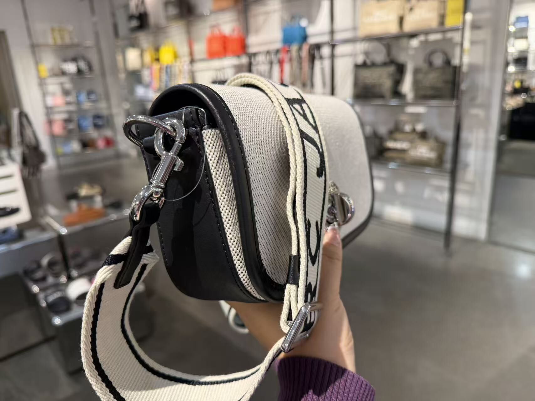 【直播】Marc Jacobs LX031279 粗帶斜咩包