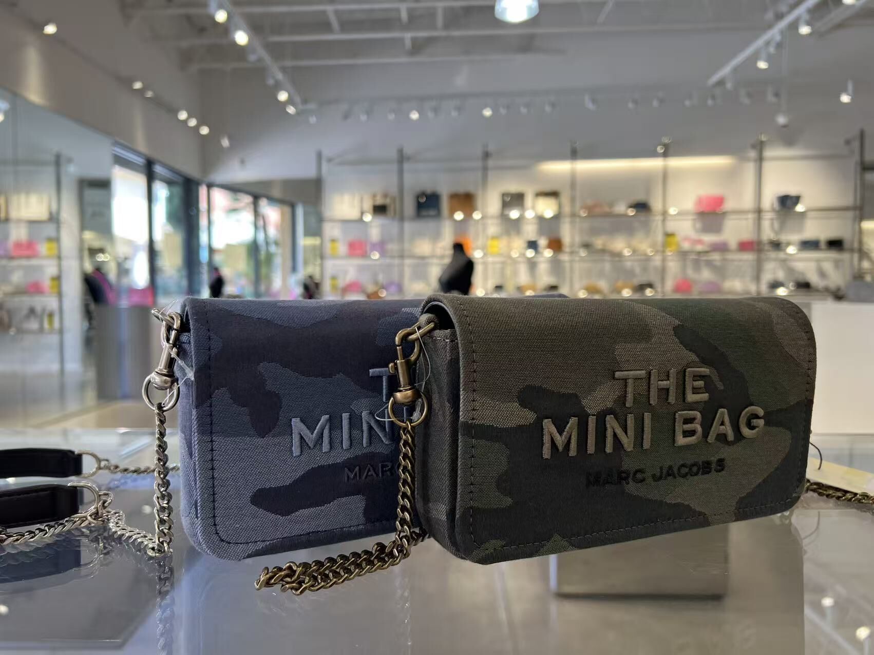 【直播】Marc Jacobs LX031280 迷彩鏈條斜咩包