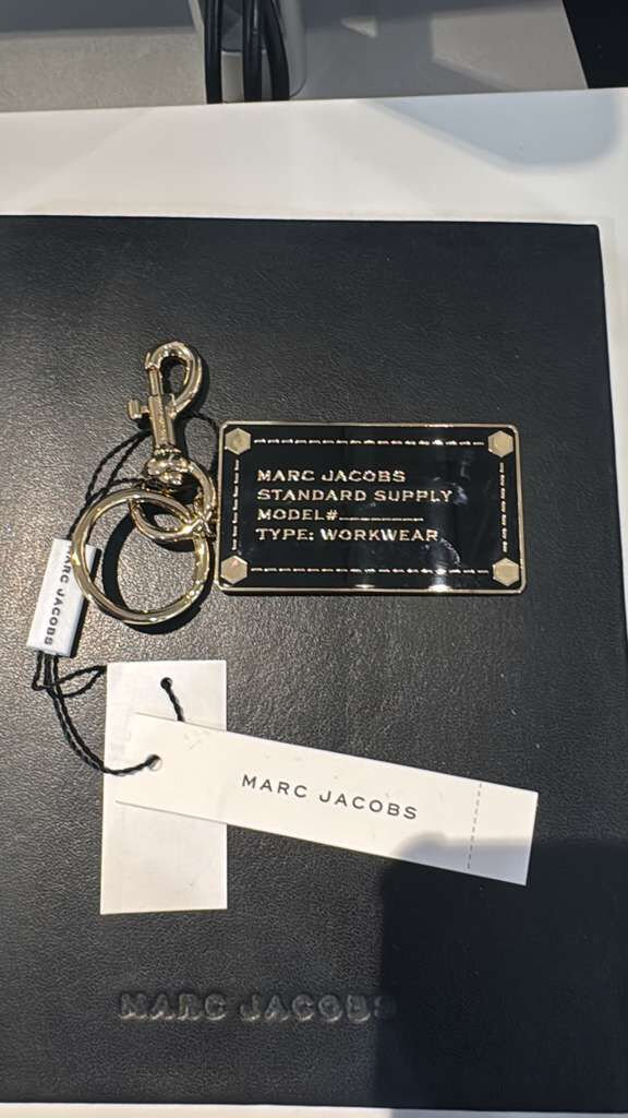 【直播】Marc Jacobs LX031287 方型型格匙扣